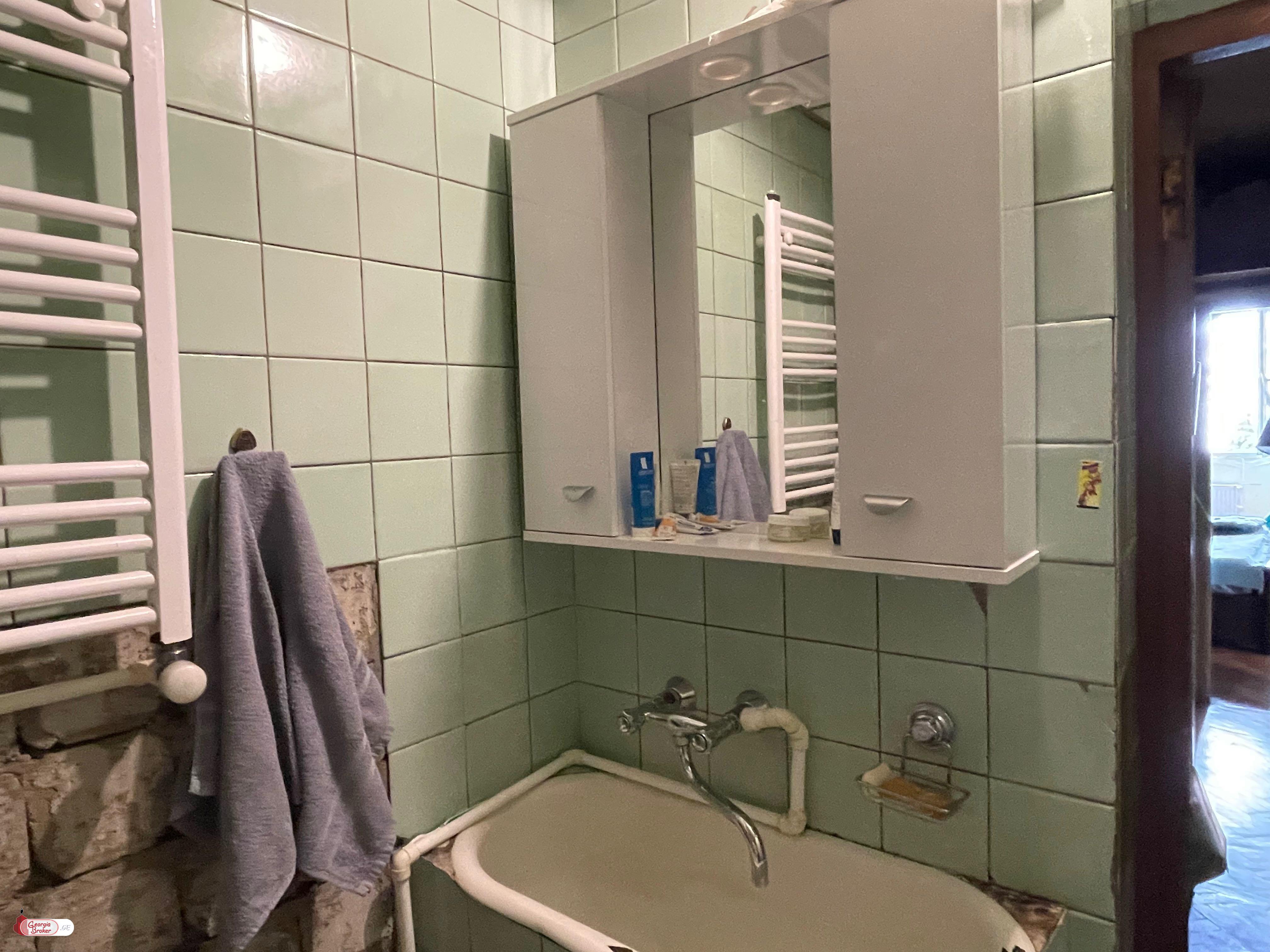 nearly repaired 3-room apartment for sale