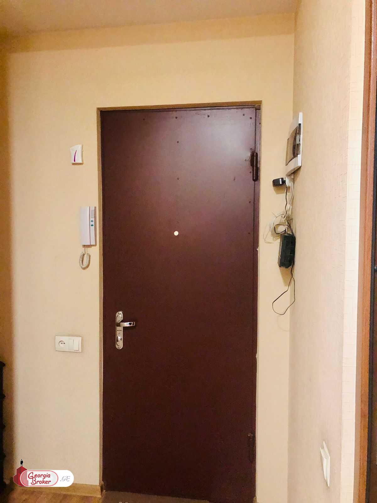 продается квартира с новым ремонтом 3-комнаты