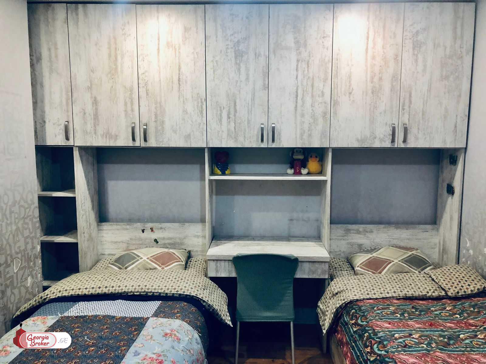 продается квартира с новым ремонтом 3-комнаты