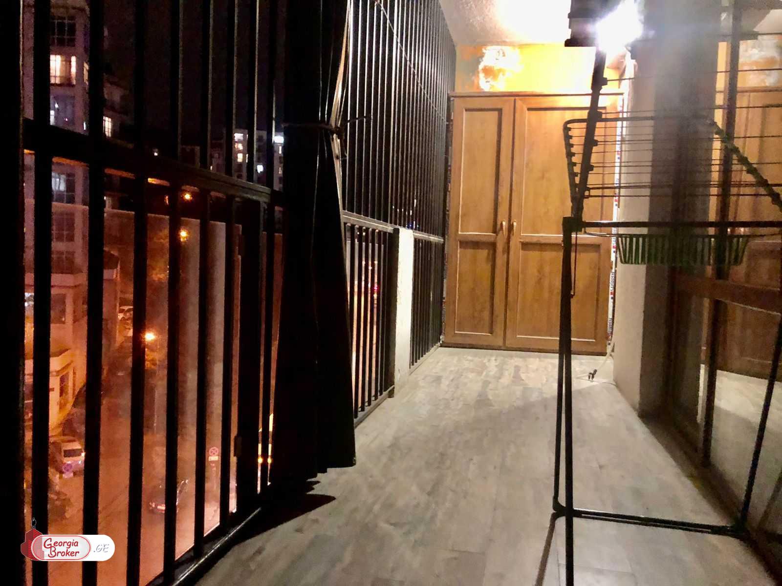 продается квартира с новым ремонтом 3-комнаты