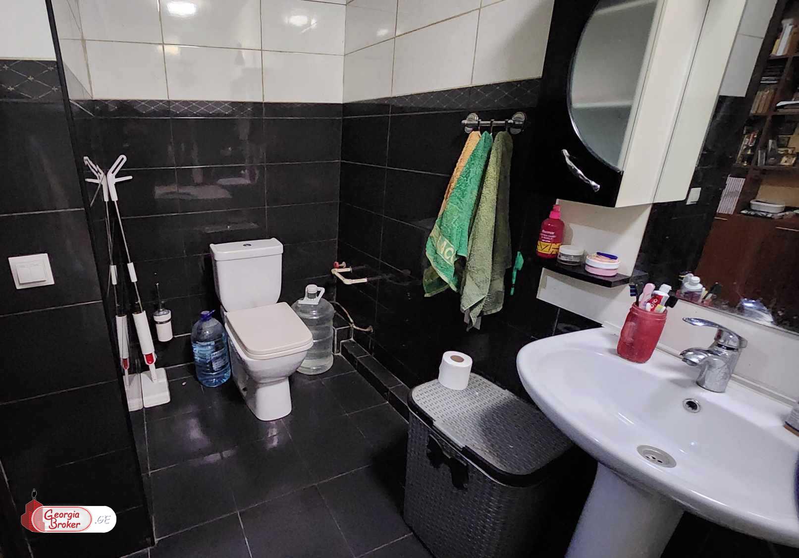 nearly repaired 3-room apartment for sale