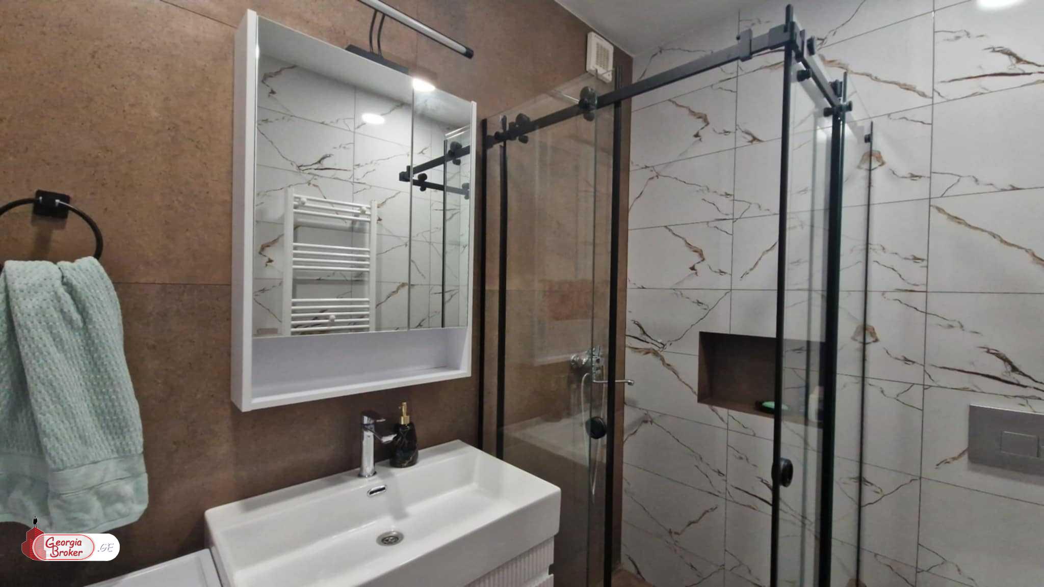 იყიდება ახალი გარემონტებული 2 ოთახიანი ბინა