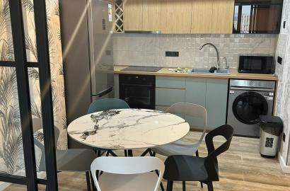 იყიდება ახალი გარემონტებული 2 ოთახიანი ბინა