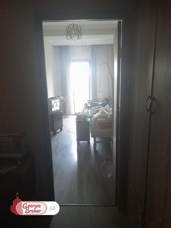 იყიდება ახალი გარემონტებული 4 ოთახიანი ბინა