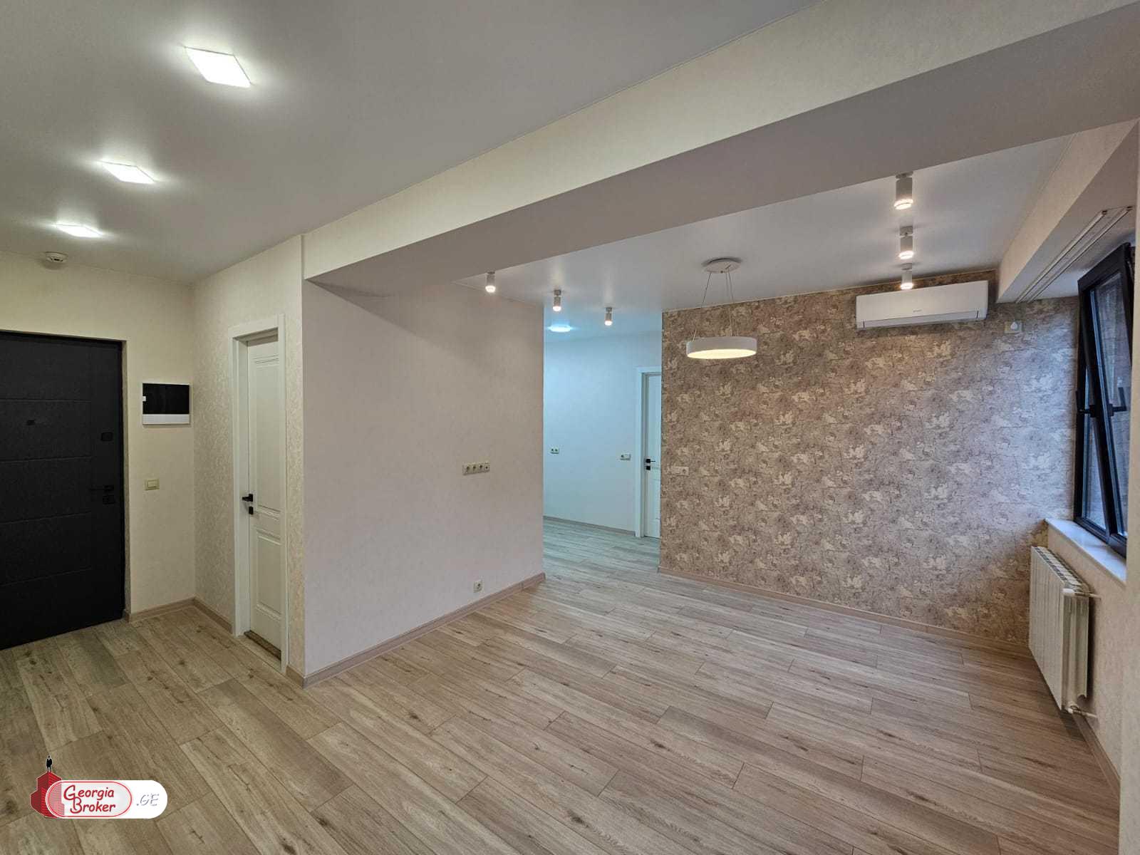 nearly repaired 3-room apartment for sale