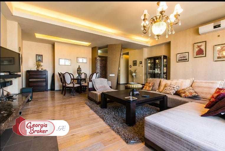 в аренду квартира с новым ремонтом 4-комнаты