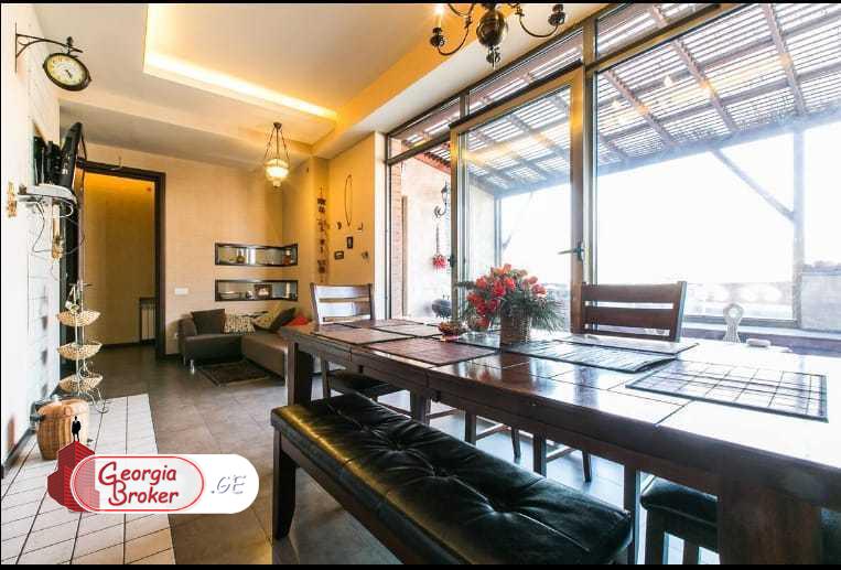 в аренду квартира с новым ремонтом 4-комнаты