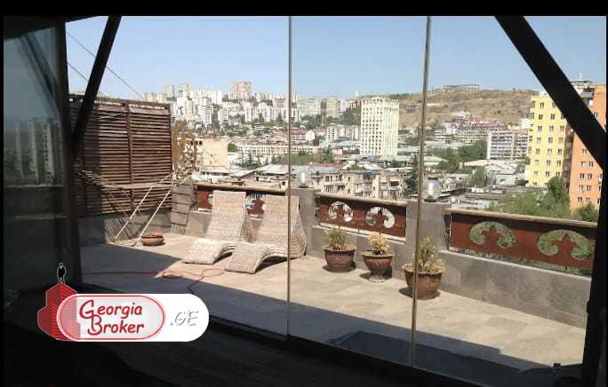 в аренду квартира с новым ремонтом 4-комнаты