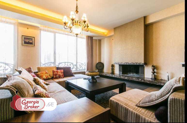 в аренду квартира с новым ремонтом 4-комнаты