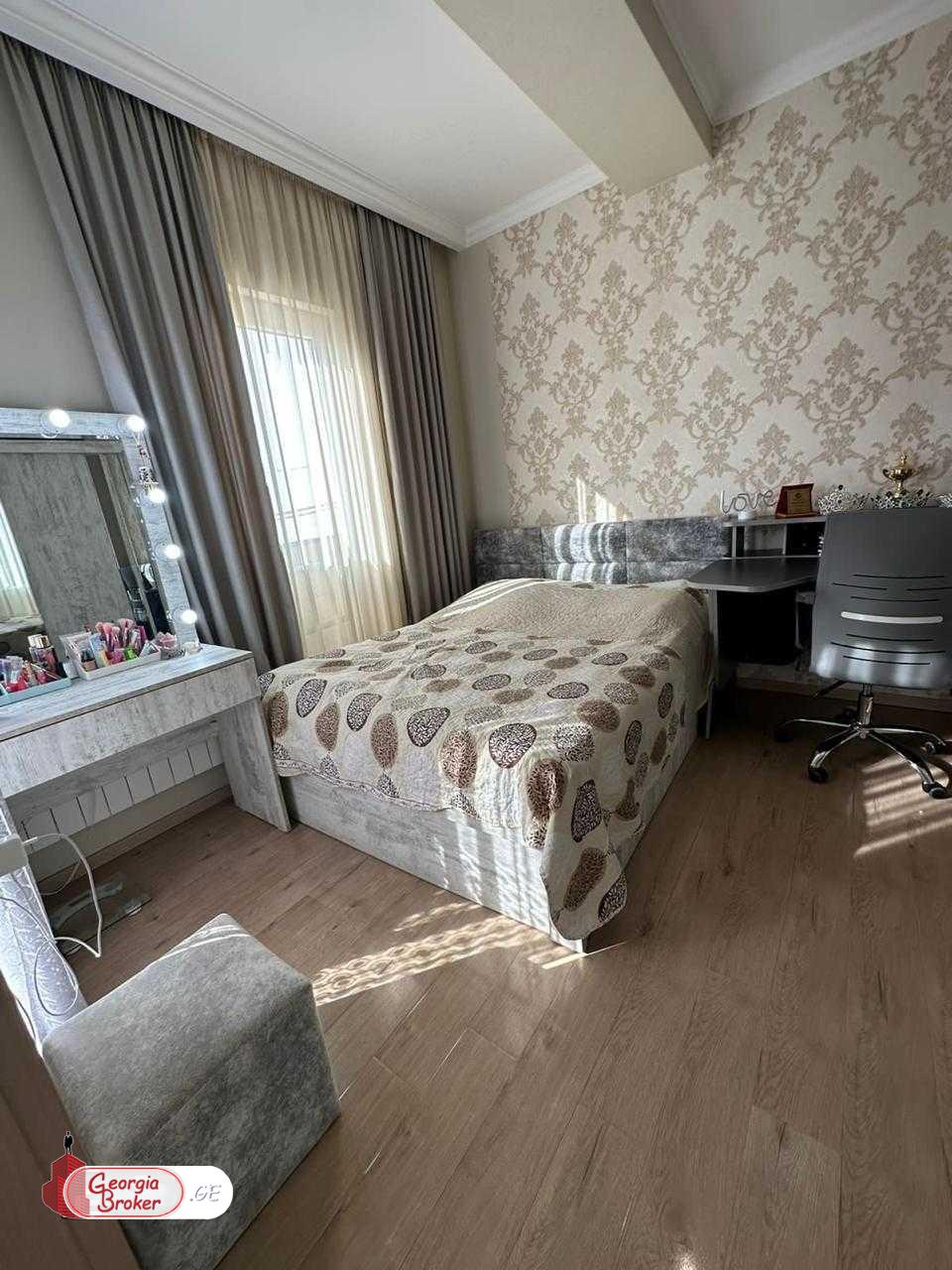 nearly repaired 3-room apartment for sale