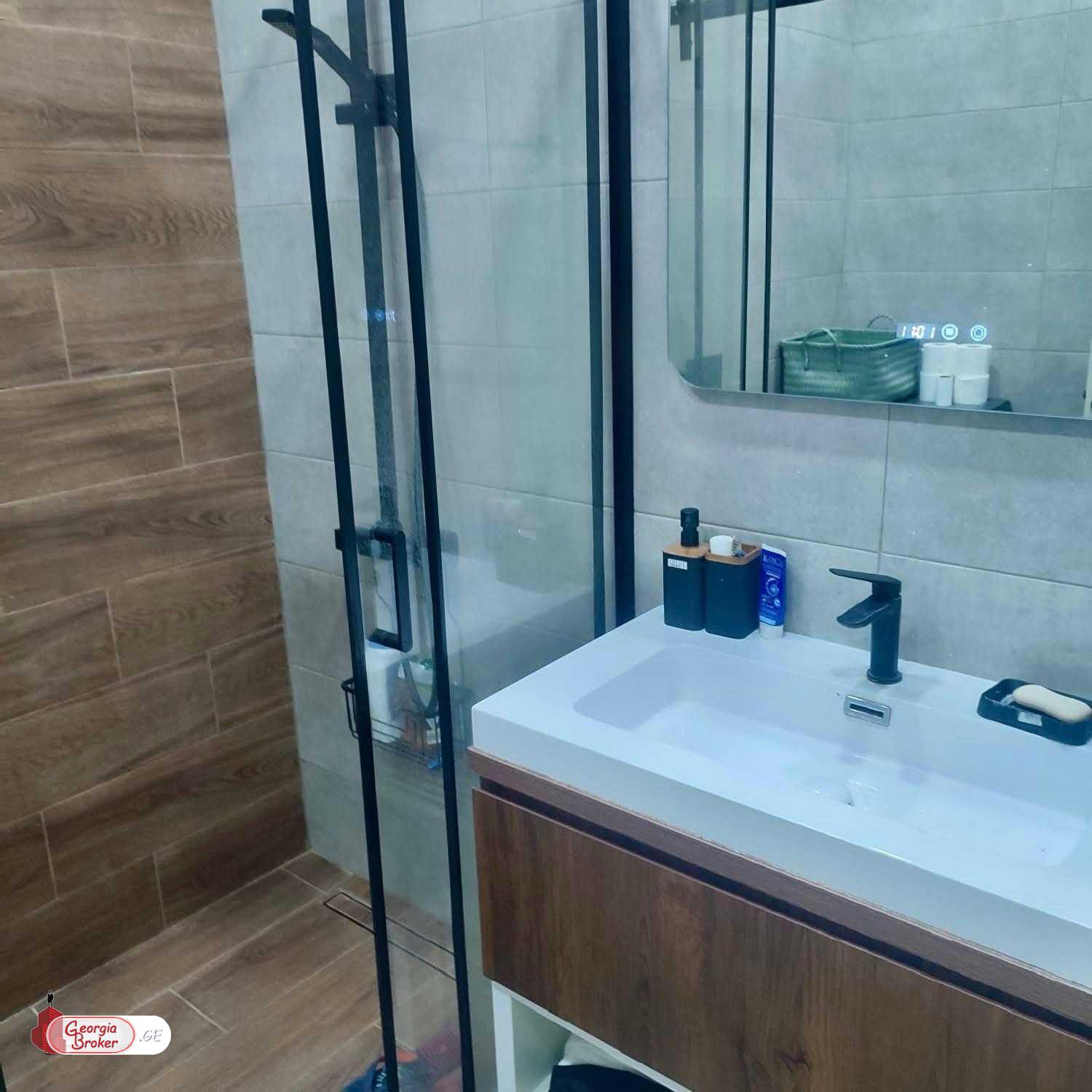 nearly repaired 3-room apartment for sale