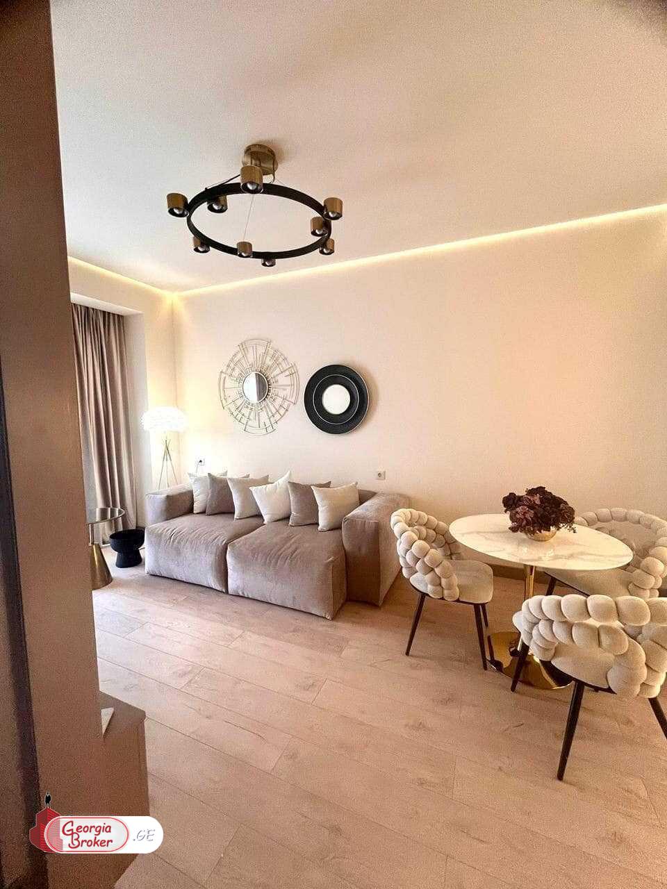 продается квартира с новым ремонтом 2-комнаты