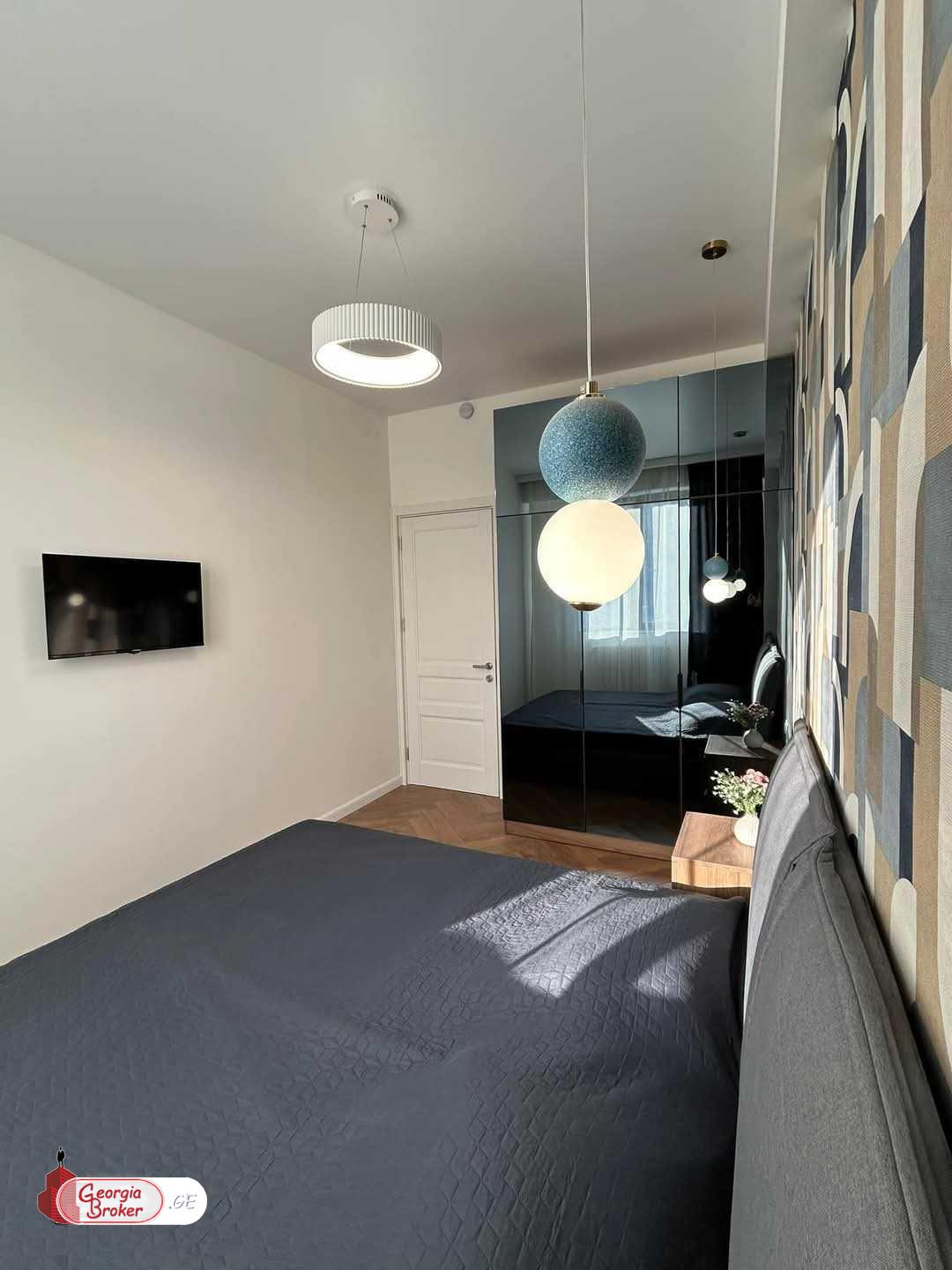 nearly repaired 2-room apartment for sale