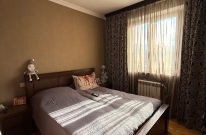 продается квартира с новым ремонтом 4-комнаты