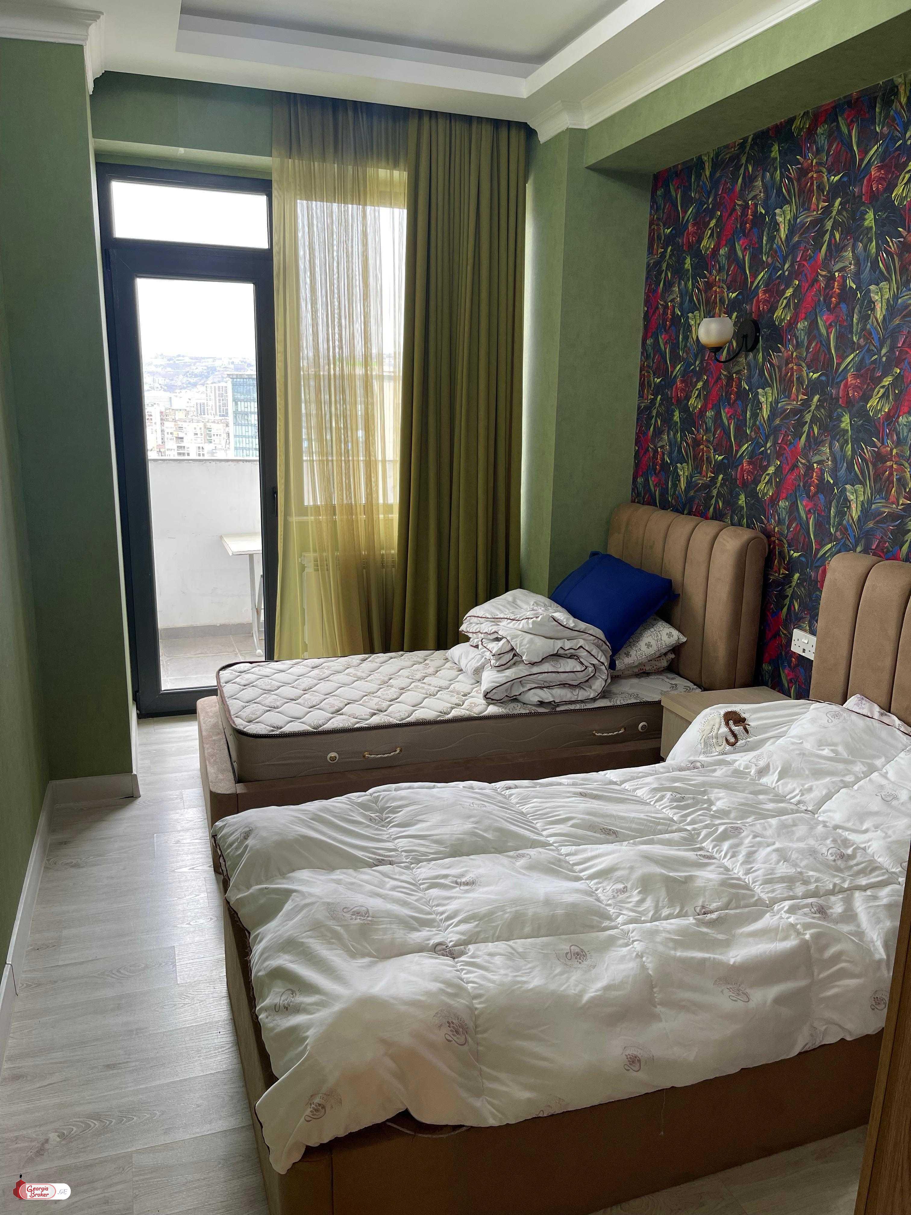 продается квартира с новым ремонтом 3-комнаты