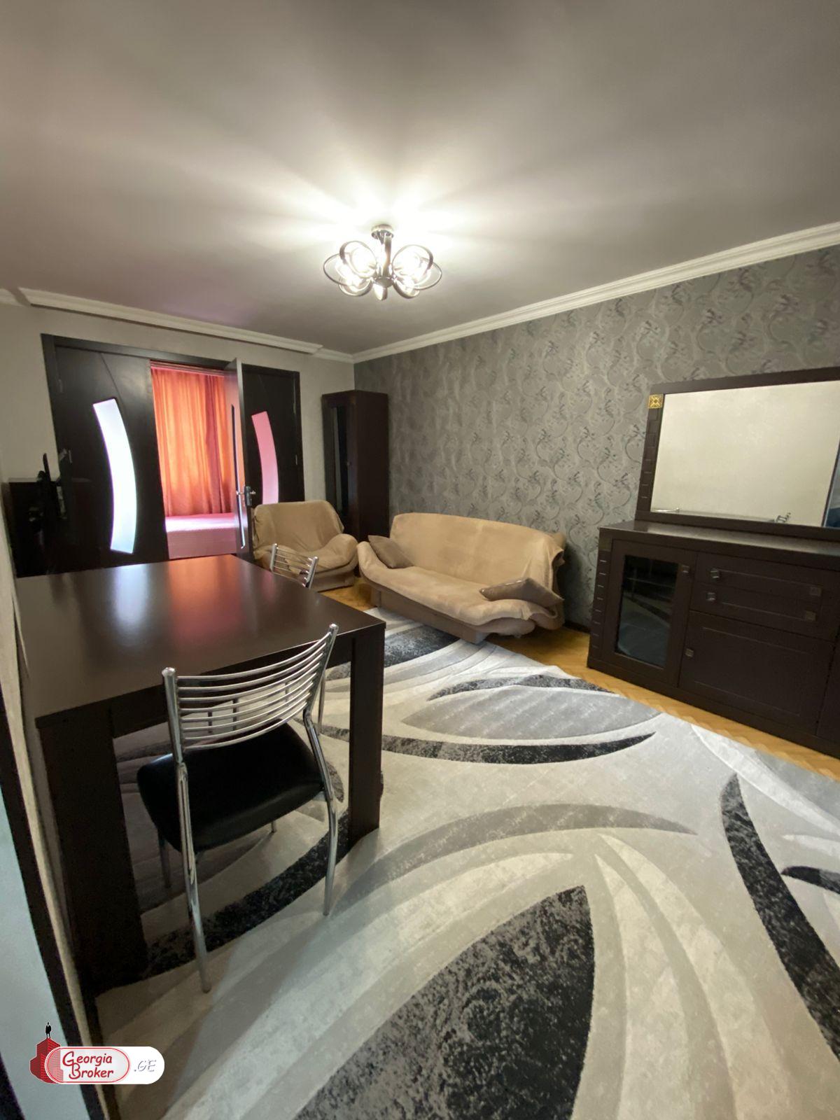 продается квартира с новым ремонтом 4-комнаты