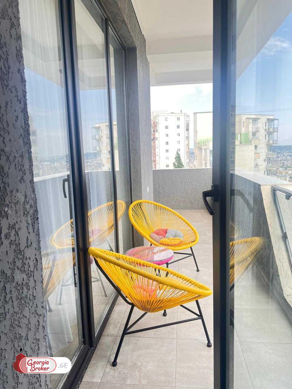 nearly repaired 3-room apartment for sale