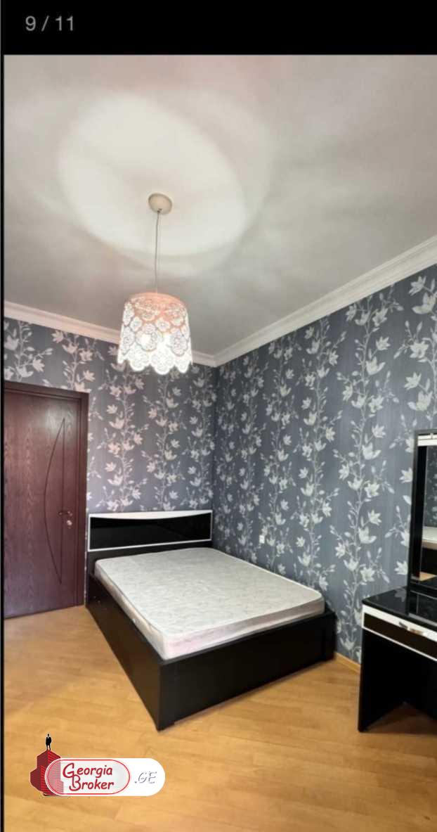 продается квартира с новым ремонтом 4-комнаты