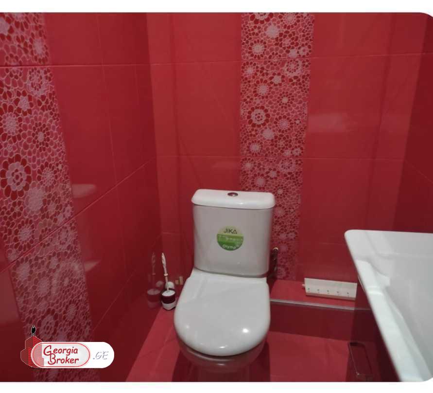 продается квартира с новым ремонтом 4-комнаты