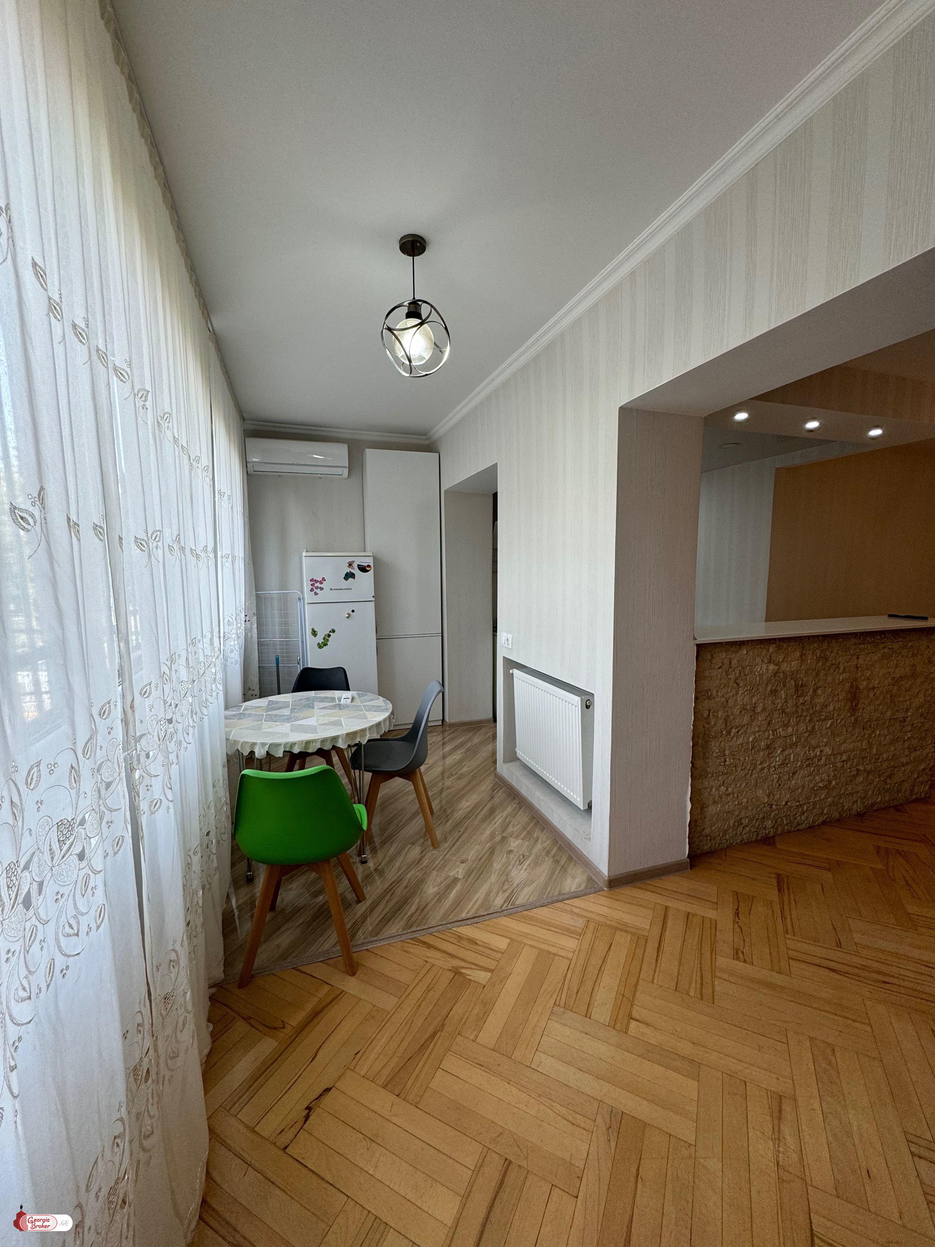 nearly repaired 3-room apartment for sale