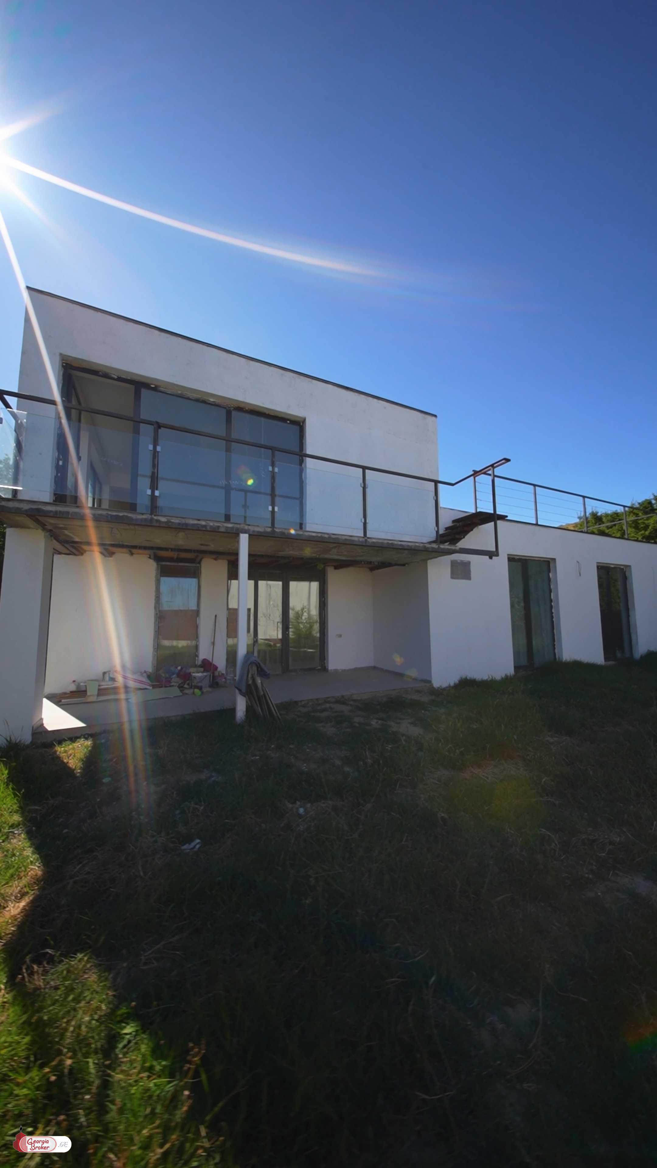 nearly repaired 5-room house for sale