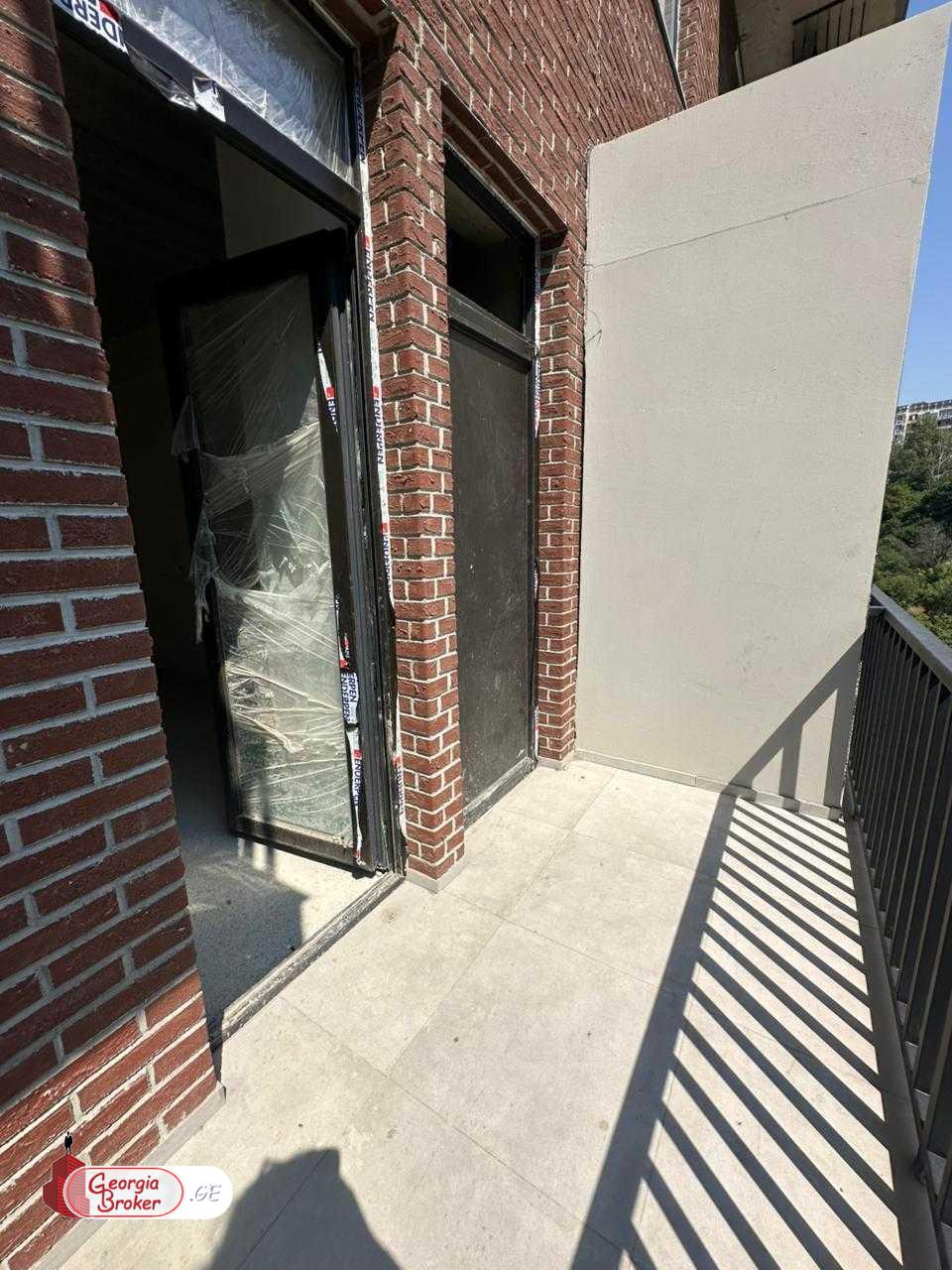 იყიდება ახალი გარემონტებული 2 ოთახიანი ბინა
