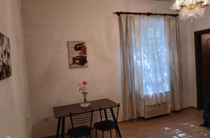 nearly repaired 2-room apartment for sale