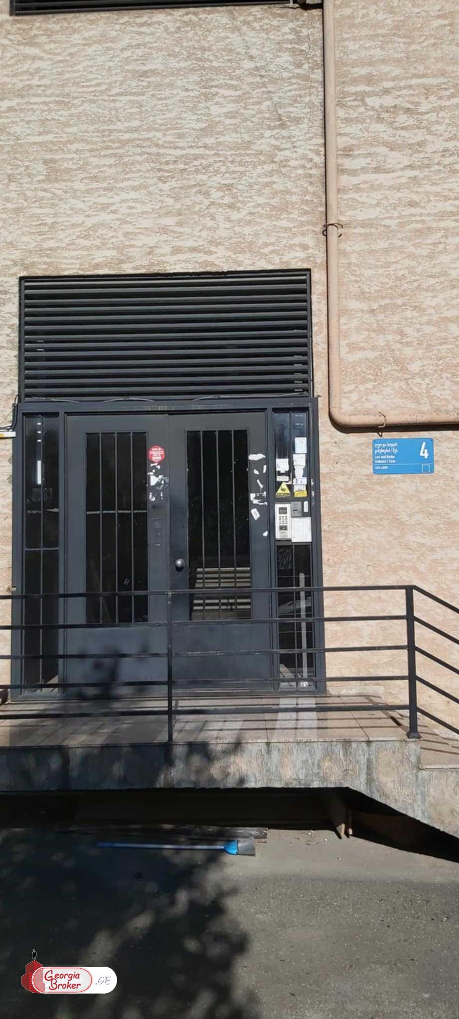 nearly repaired 5-room apartment for sale