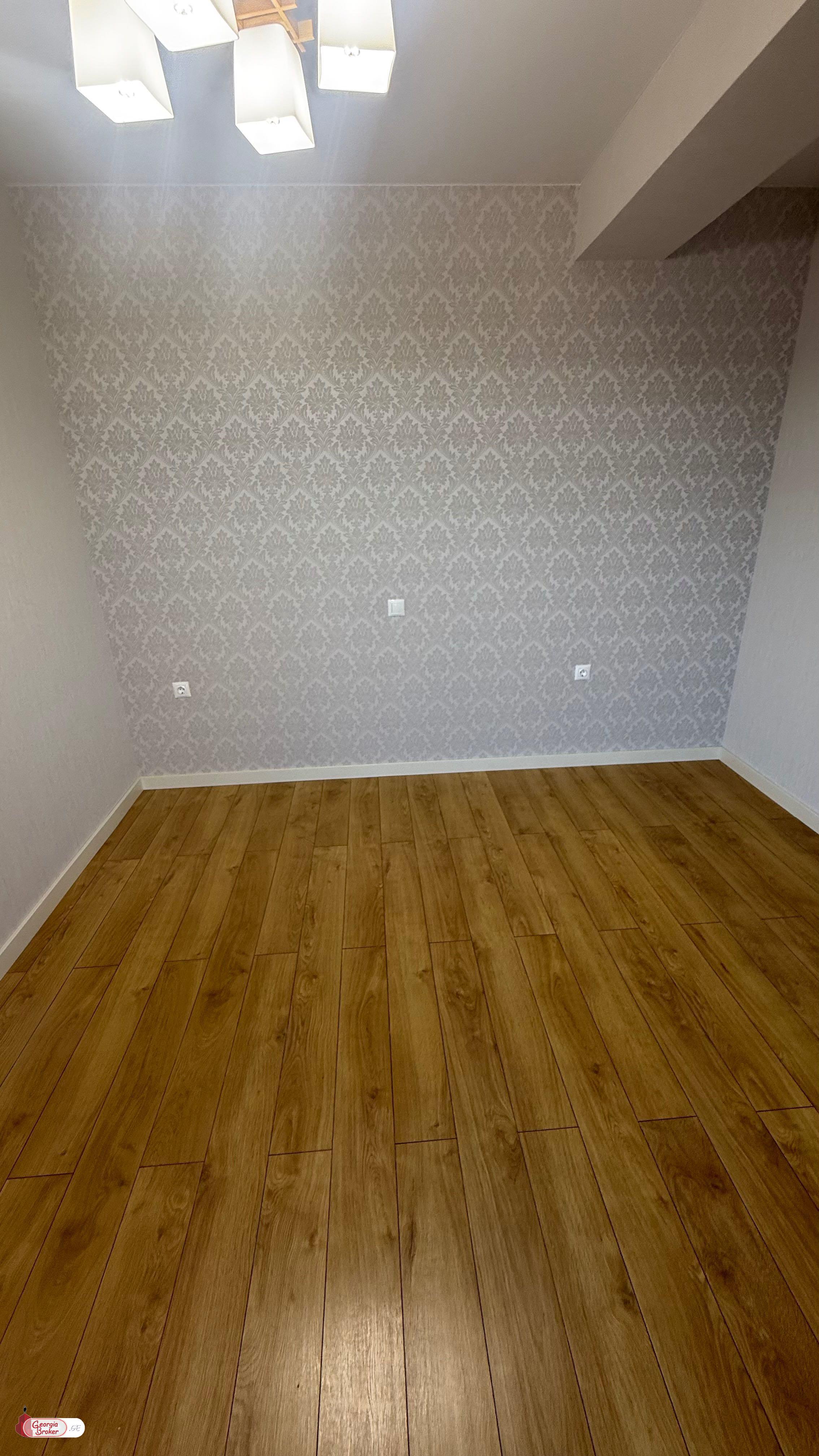 nearly repaired 2-room apartment for sale