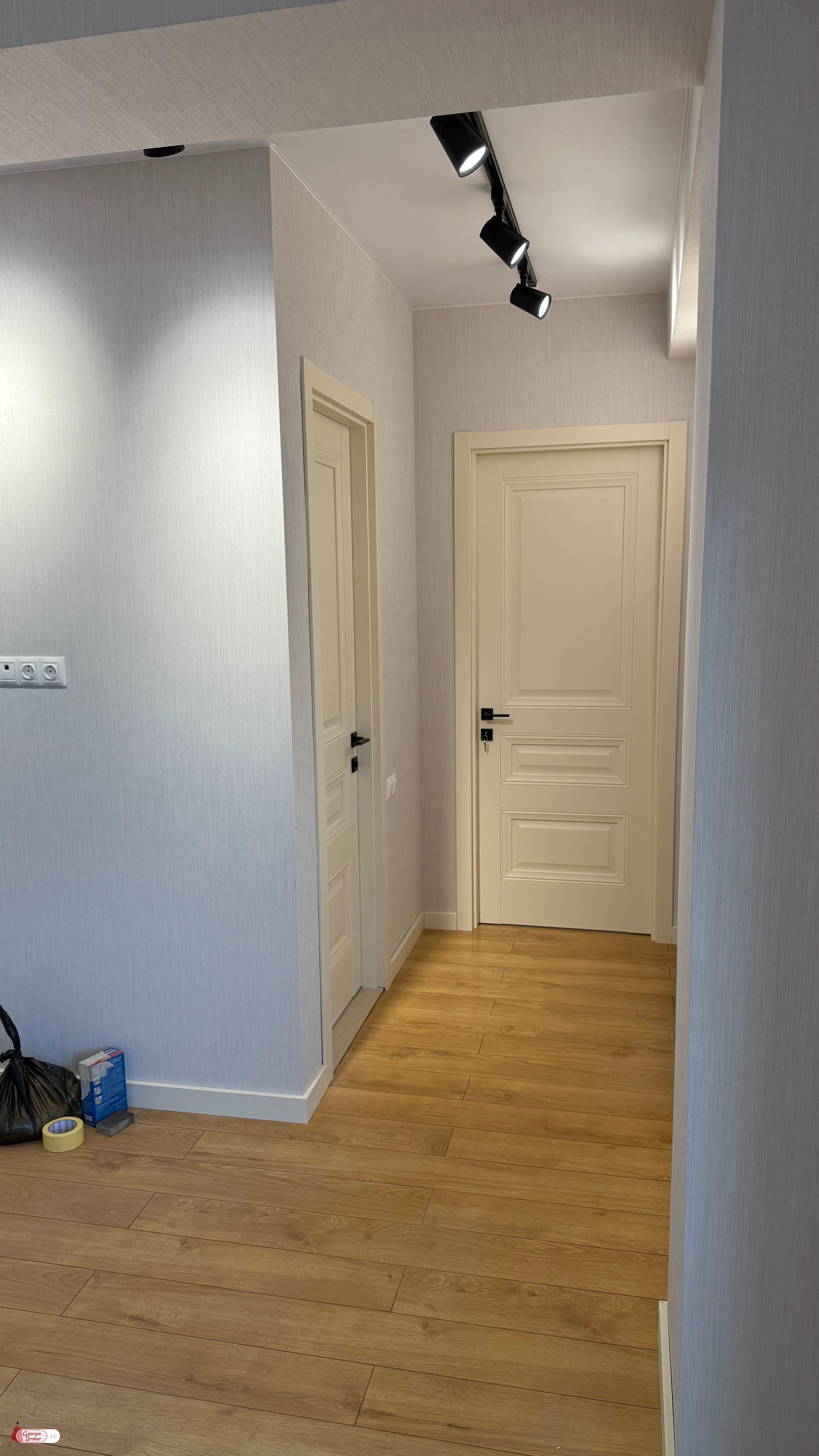 nearly repaired 2-room apartment for sale