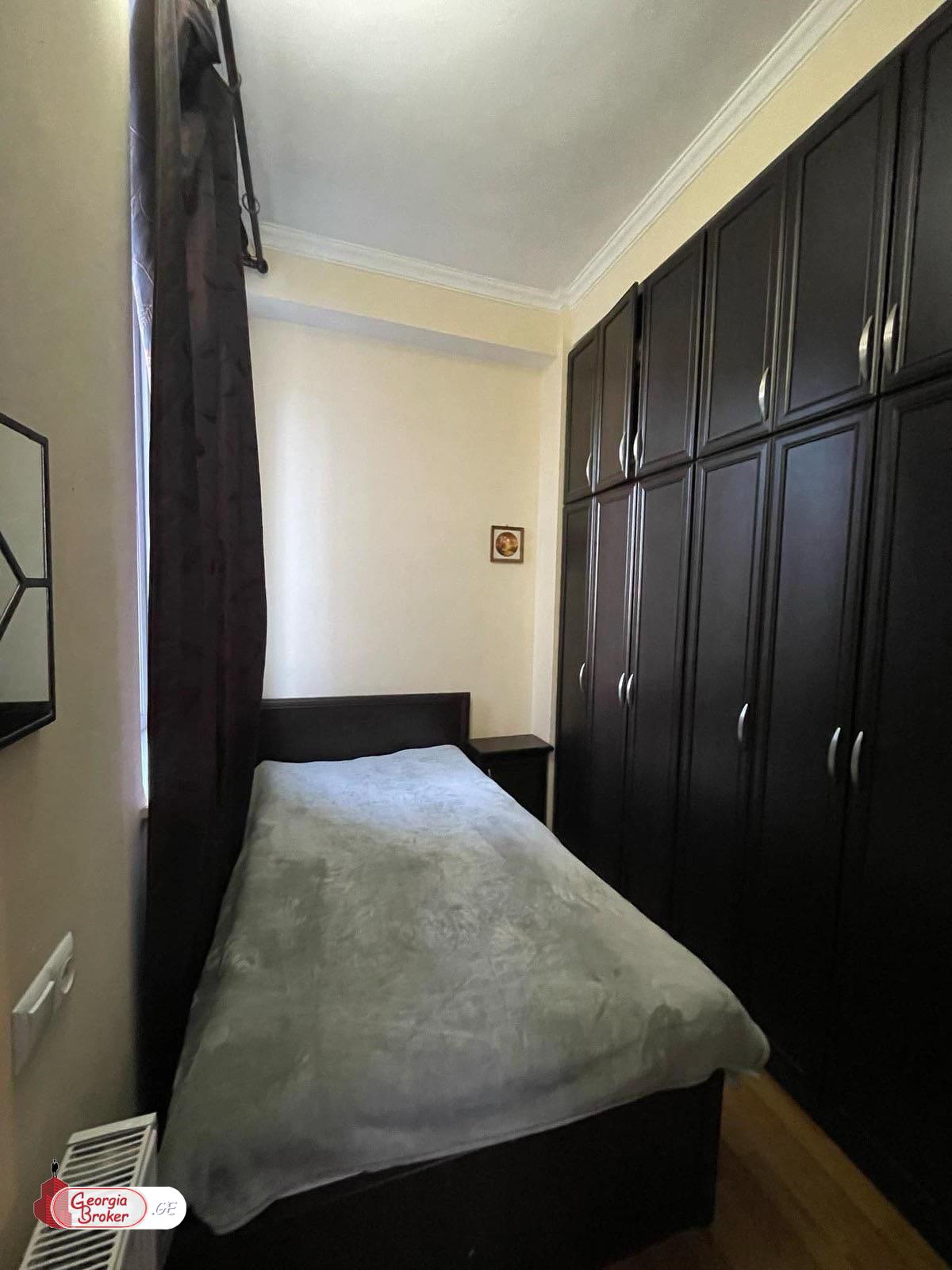 nearly repaired 2-room apartment for sale