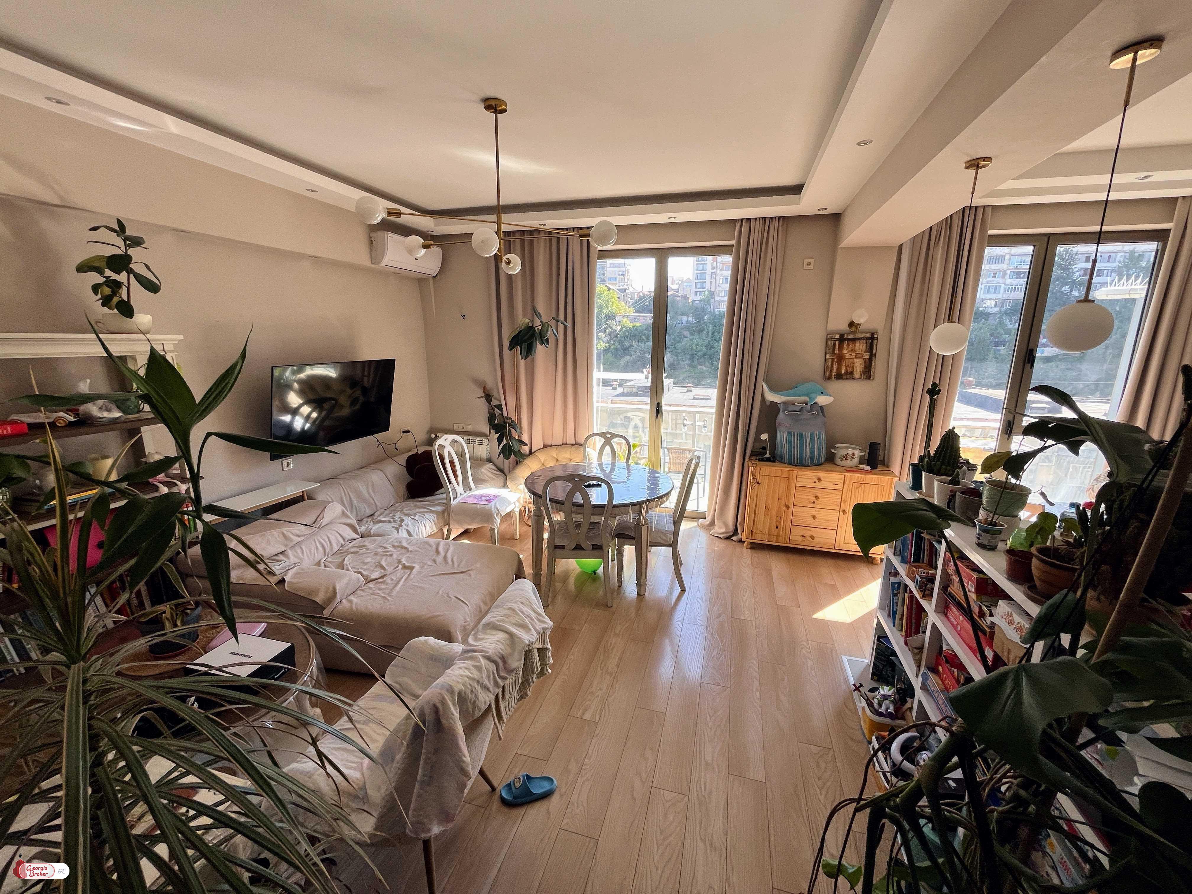 nearly repaired 3-room apartment for sale