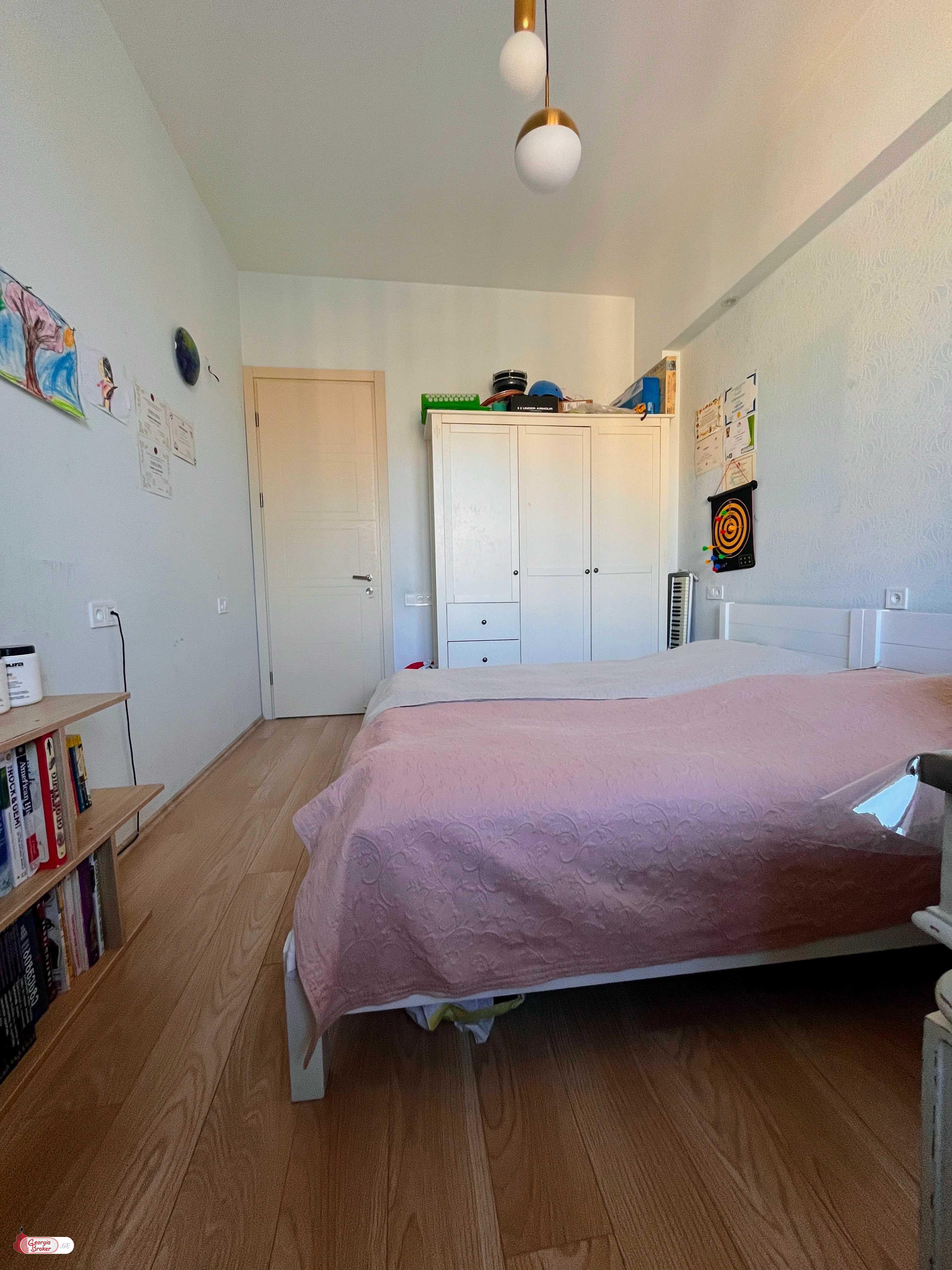 nearly repaired 3-room apartment for sale