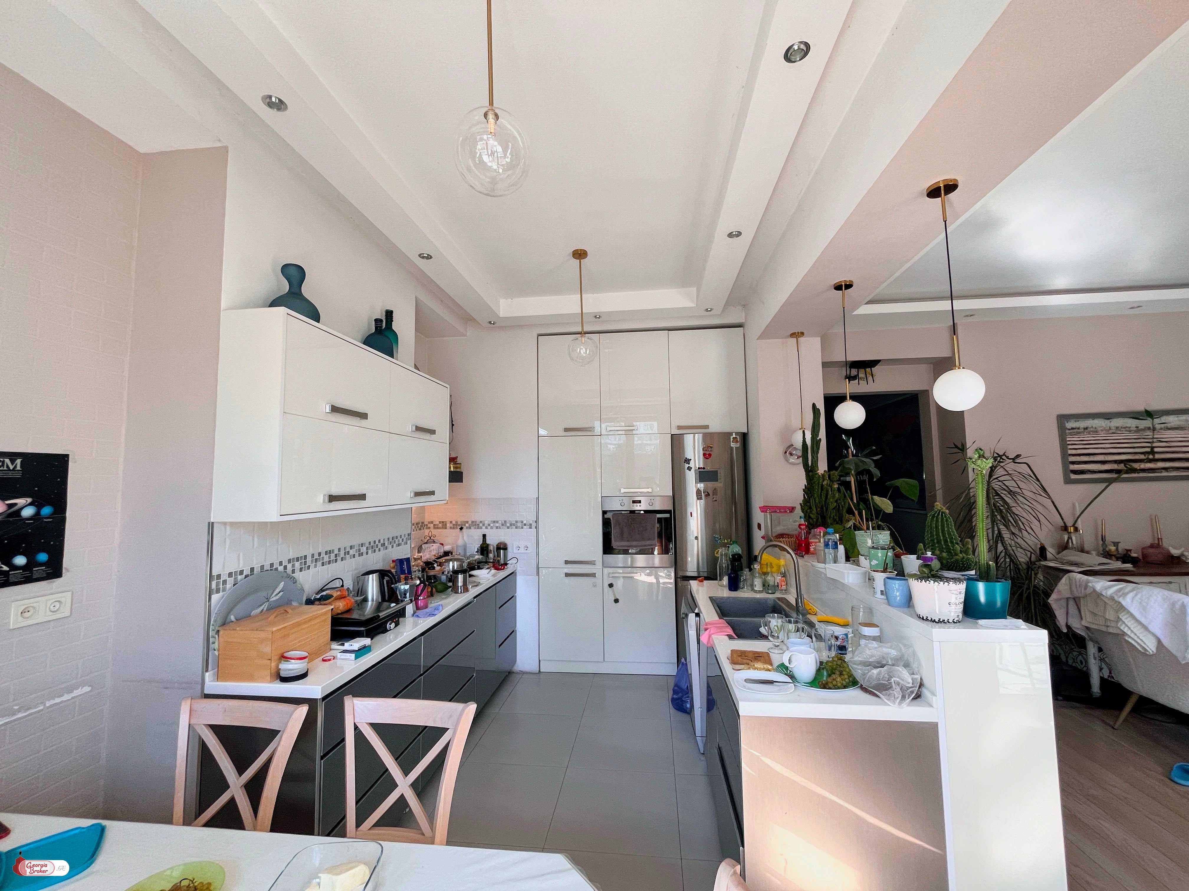 nearly repaired 3-room apartment for sale