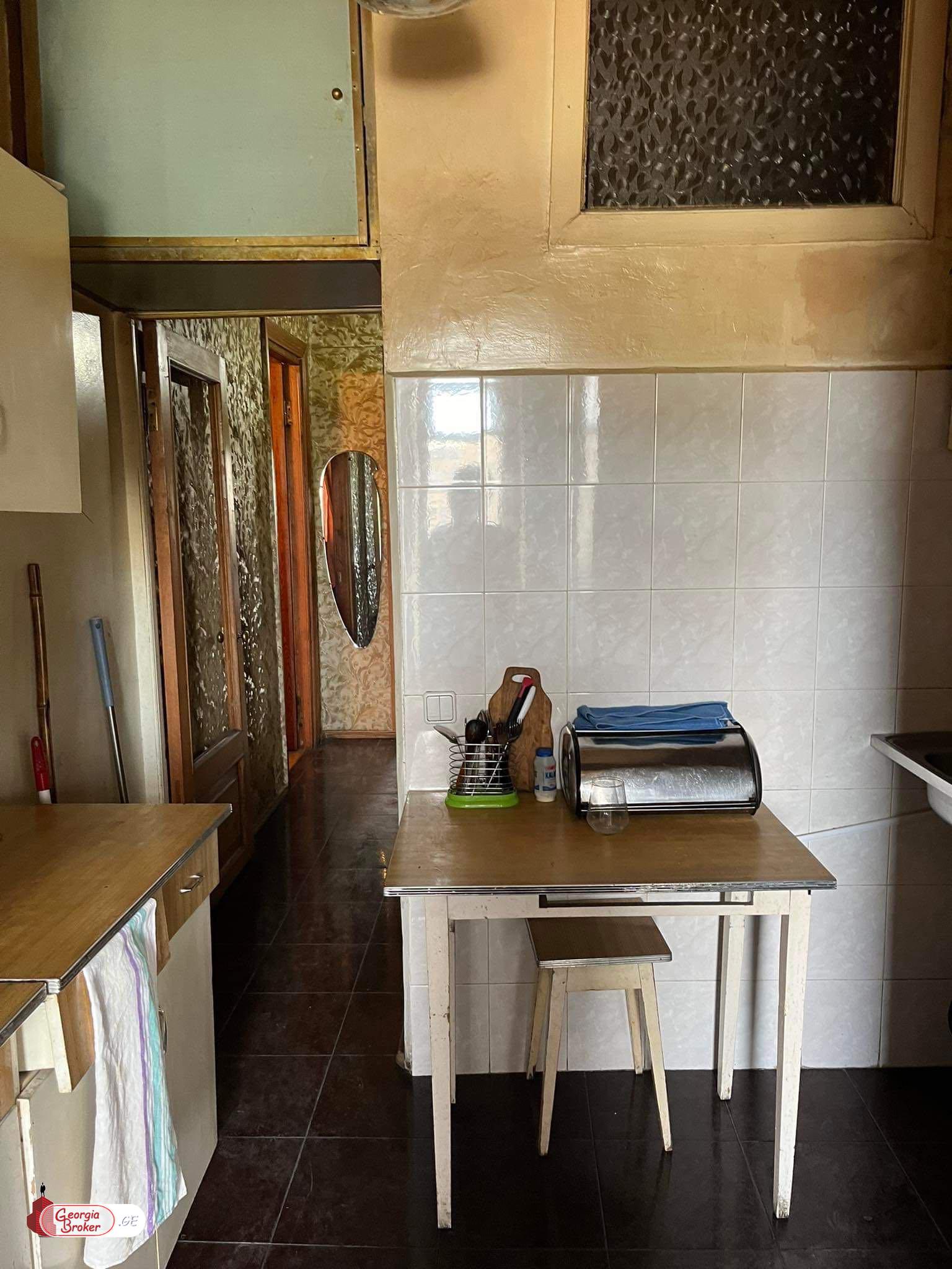 nearly repaired 3-room apartment for sale