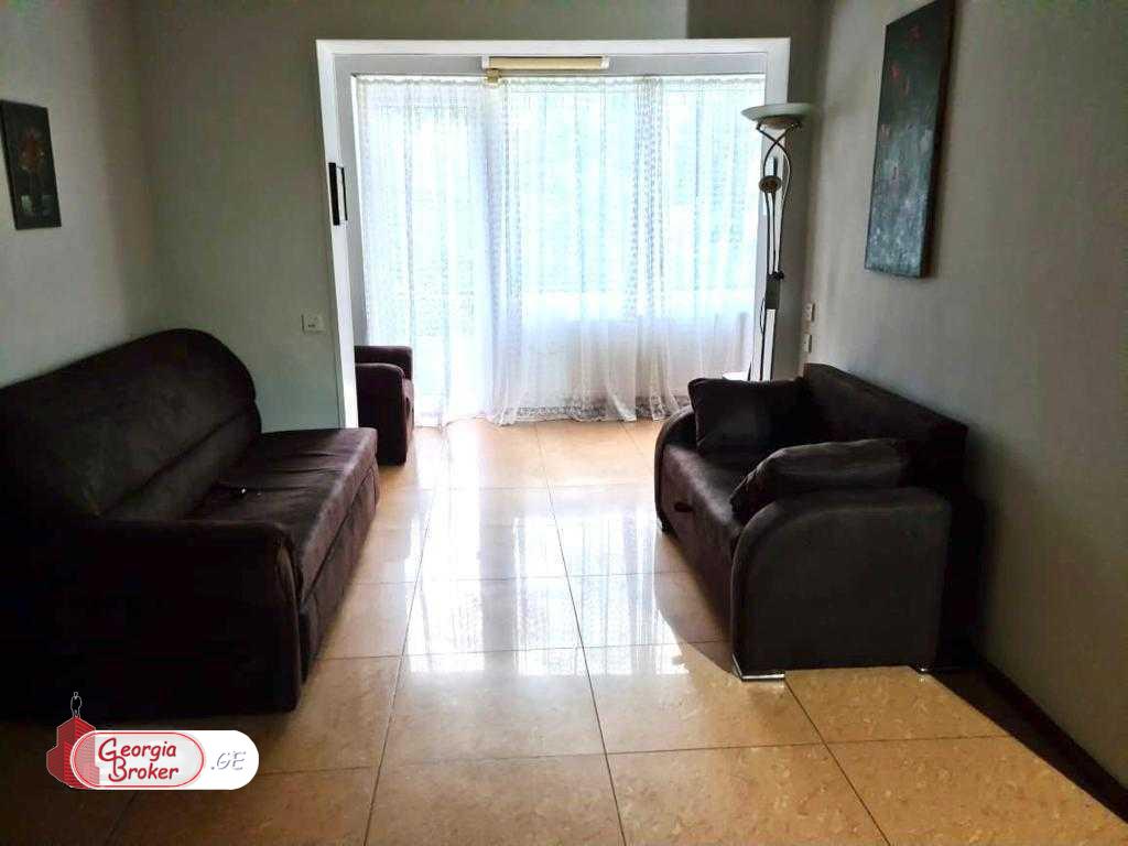 продается квартира с новым ремонтом 4-комнаты