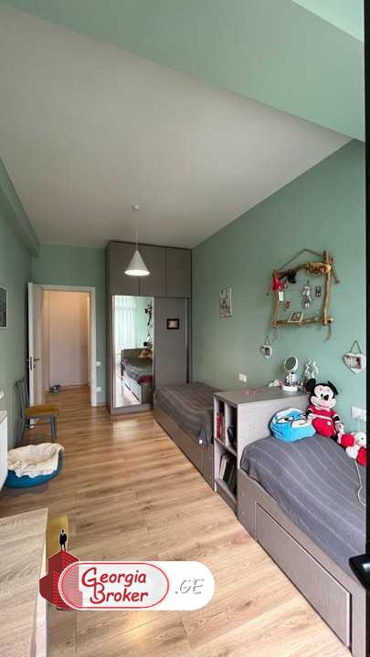 იყიდება ახალი გარემონტებული 4 ოთახიანი ბინა