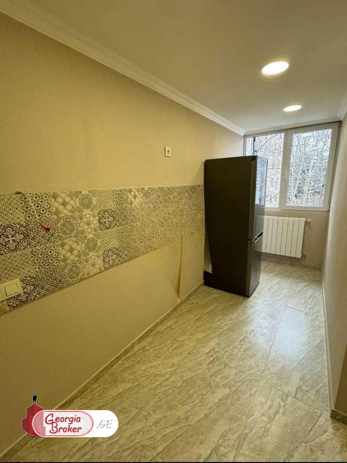 nearly repaired 5-room apartment for sale