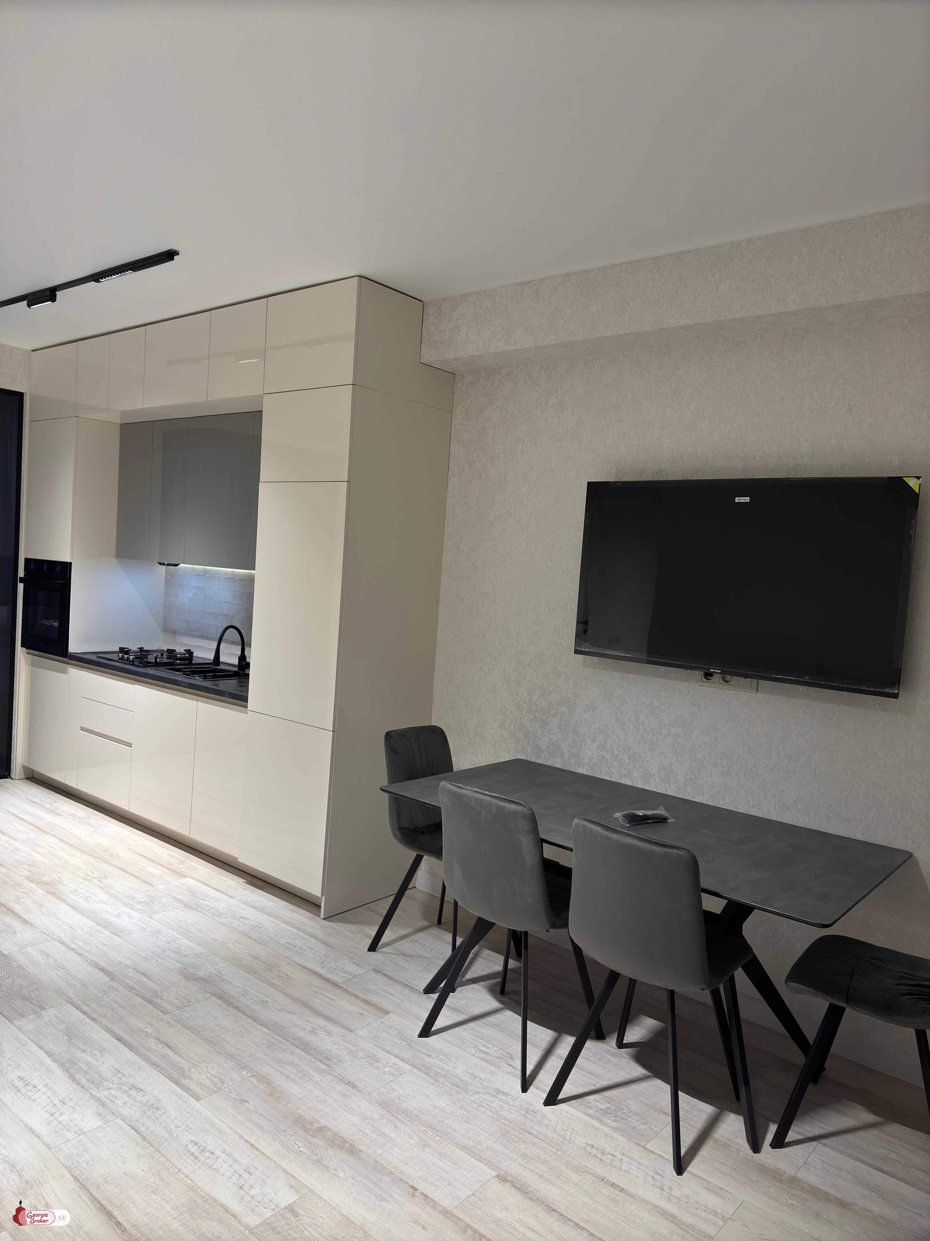 nearly repaired 3-room apartment for sale