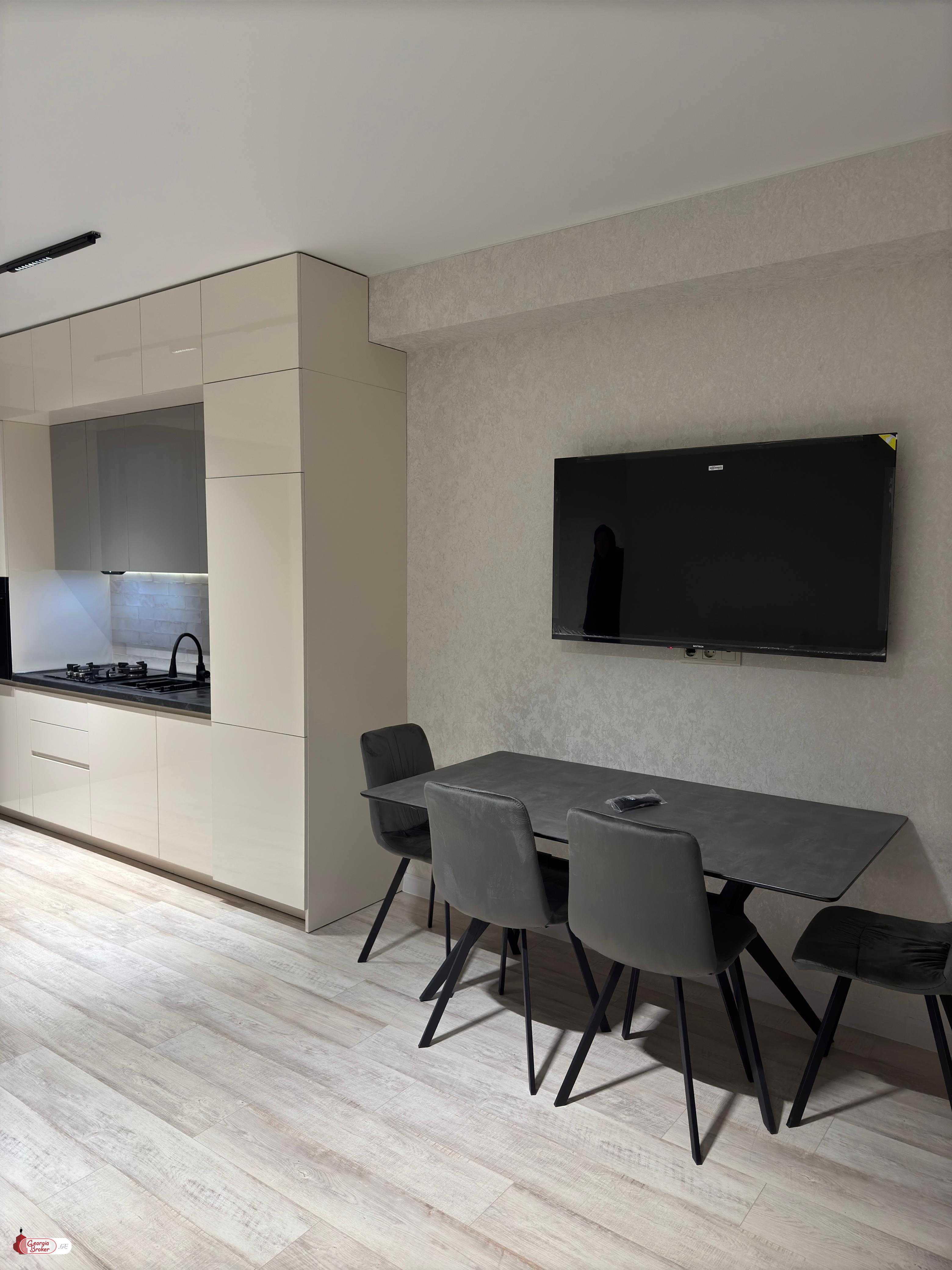 nearly repaired 3-room apartment for sale