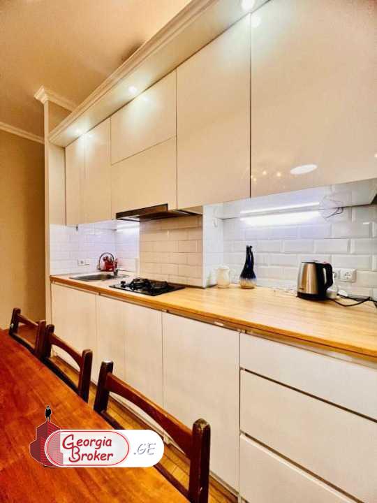 nearly repaired 3-room apartment for sale