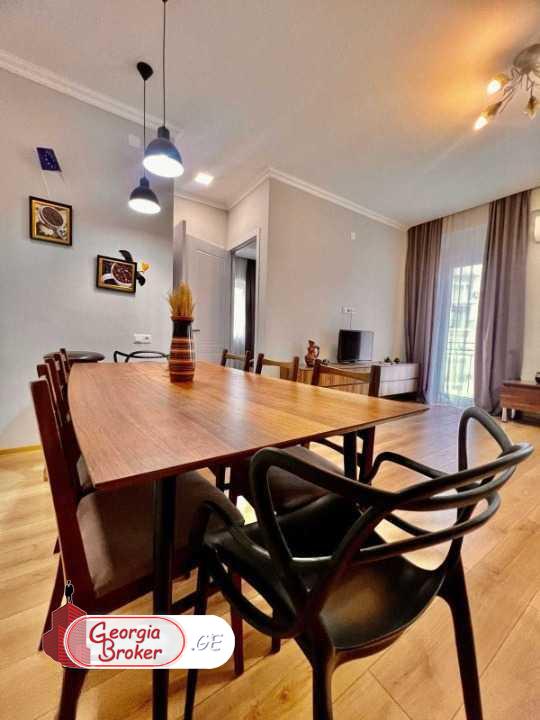 nearly repaired 3-room apartment for sale