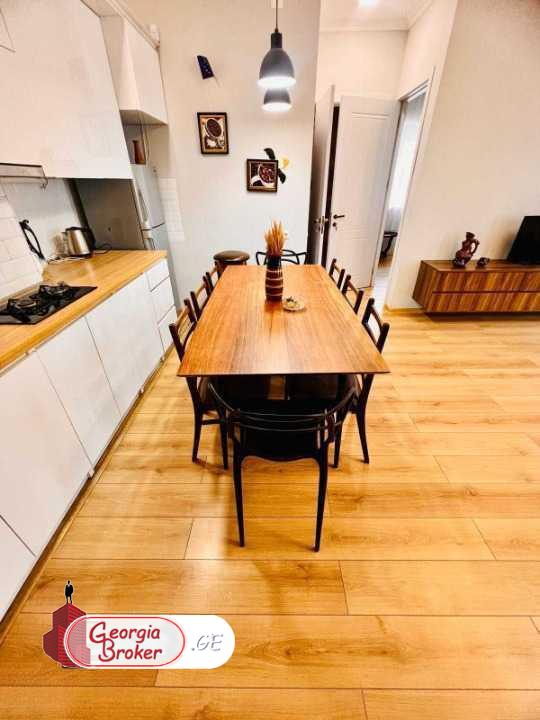 nearly repaired 3-room apartment for sale