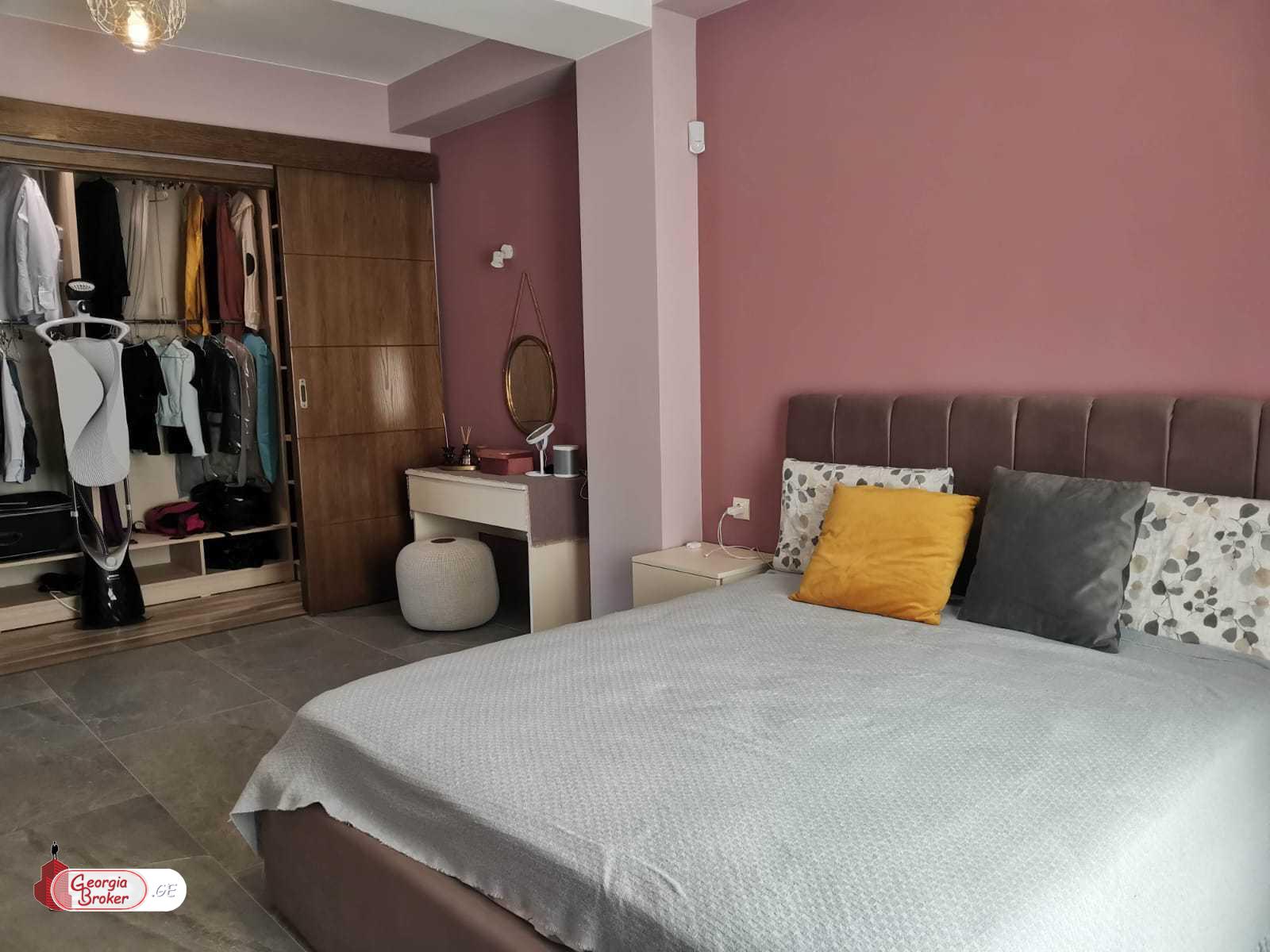 იყიდება ახალი გარემონტებული 3 ოთახიანი ბინა