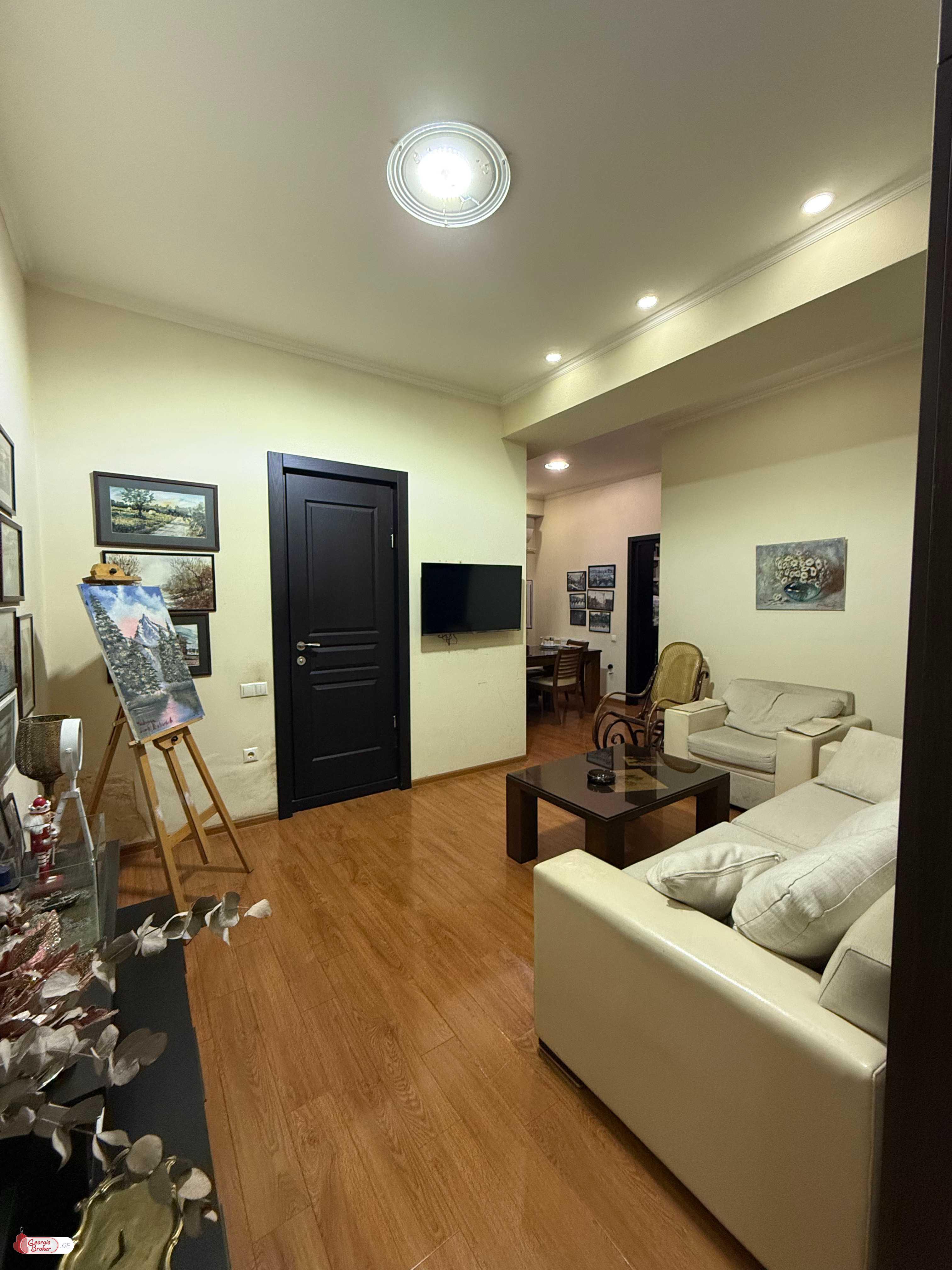 იყიდება ახალი გარემონტებული 3 ოთახიანი ბინა