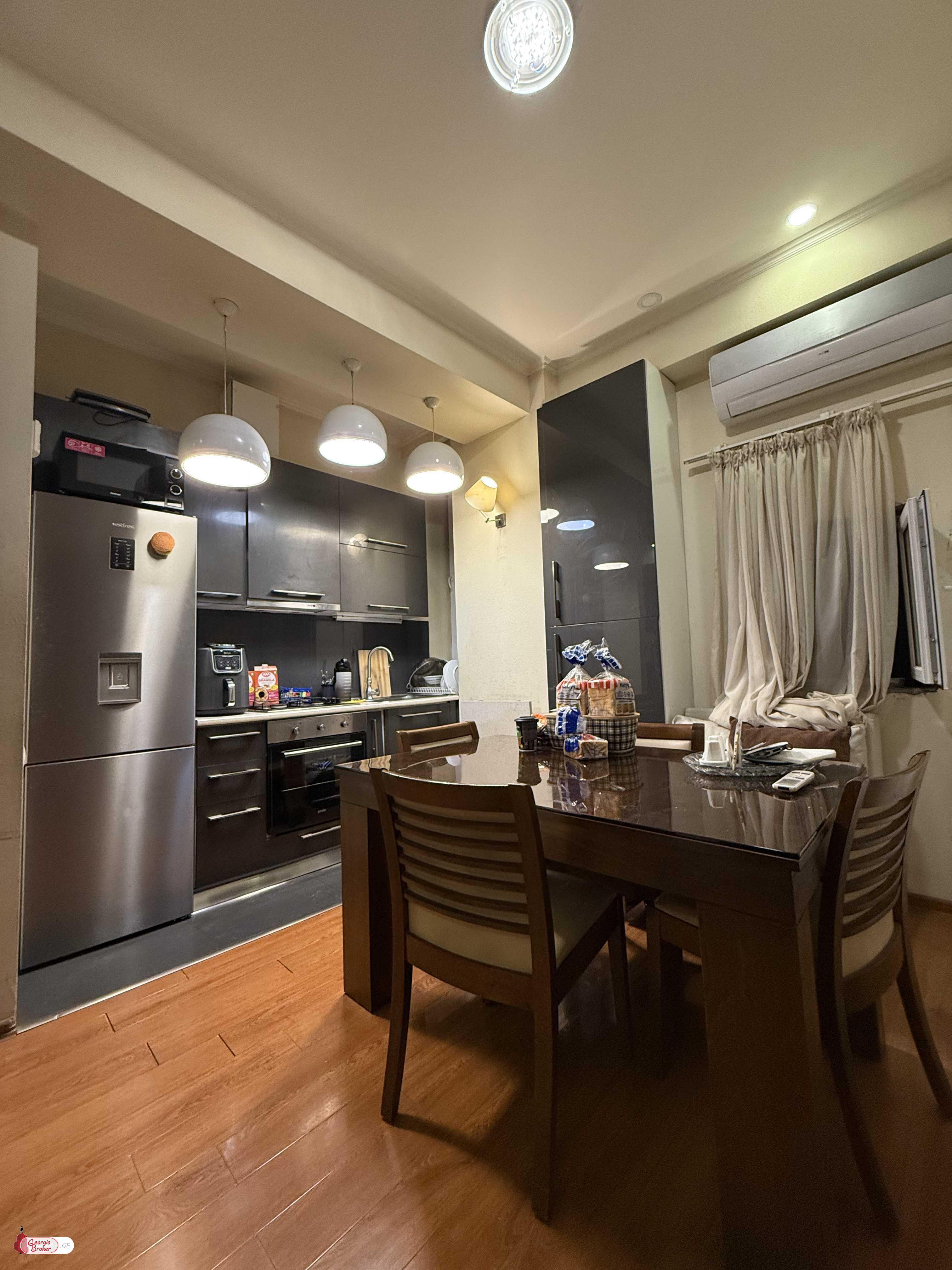 იყიდება ახალი გარემონტებული 3 ოთახიანი ბინა