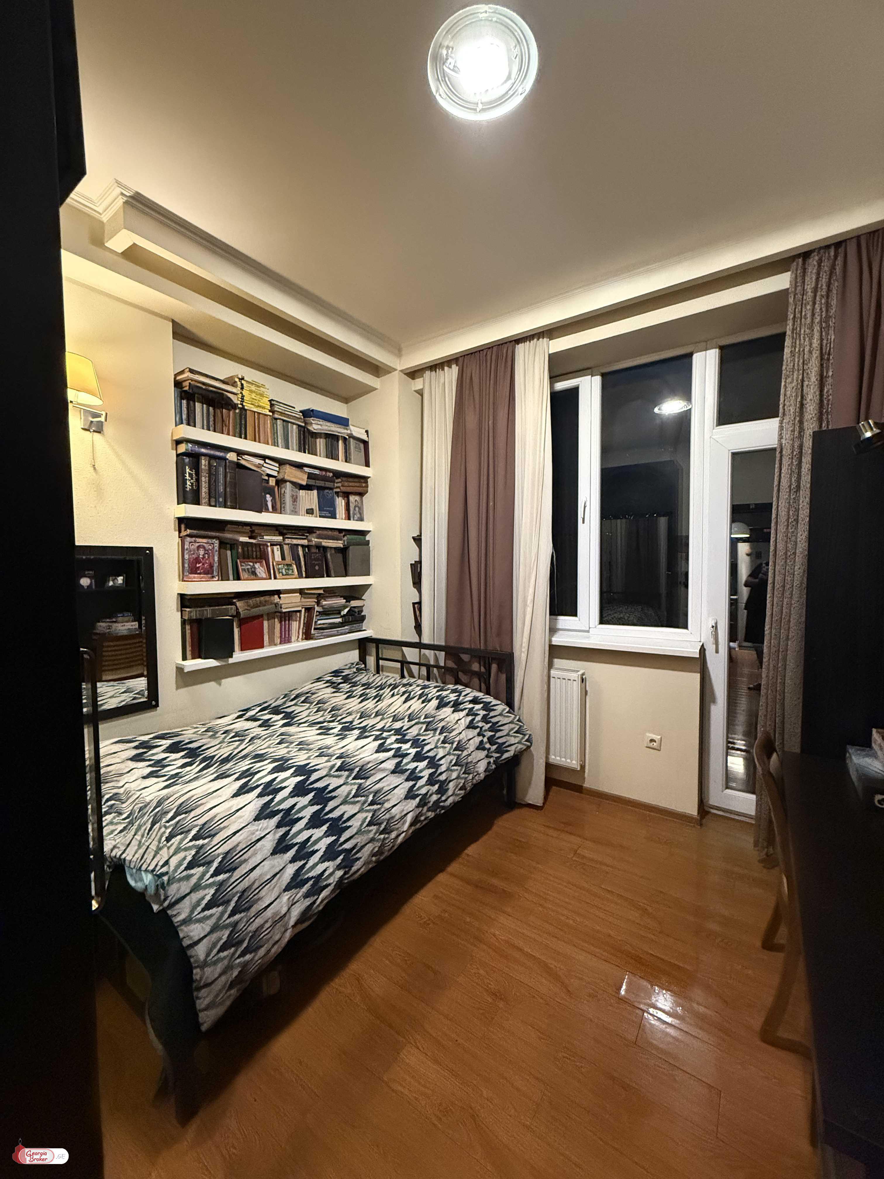 იყიდება ახალი გარემონტებული 3 ოთახიანი ბინა