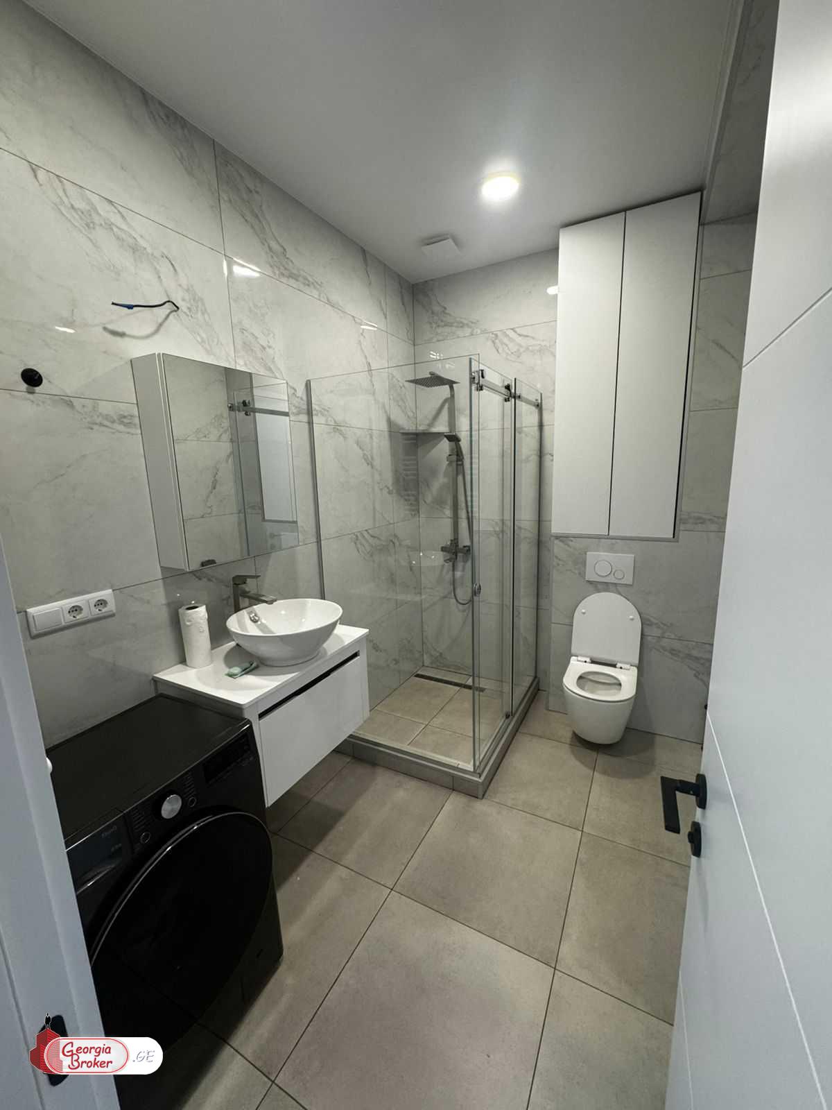 продается квартира с новым ремонтом 2-комнаты