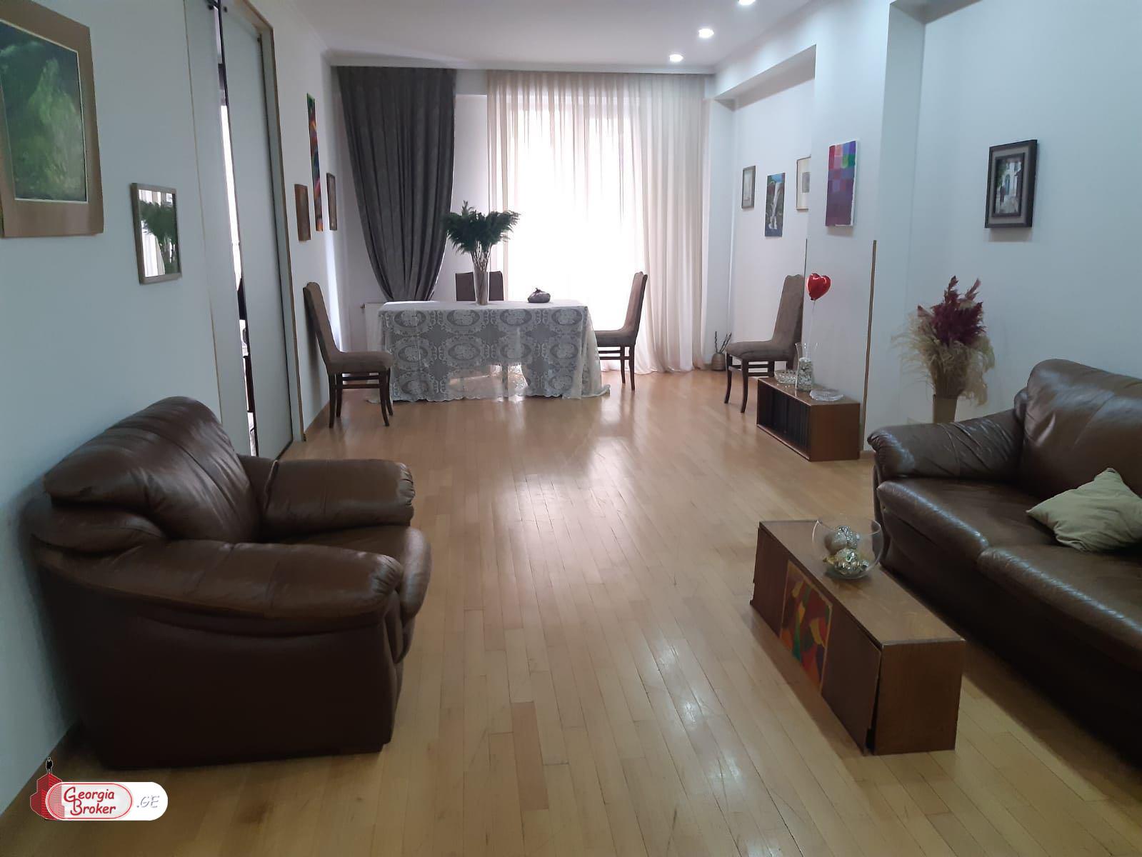 იყიდება ახალი გარემონტებული 4 ოთახიანი ბინა