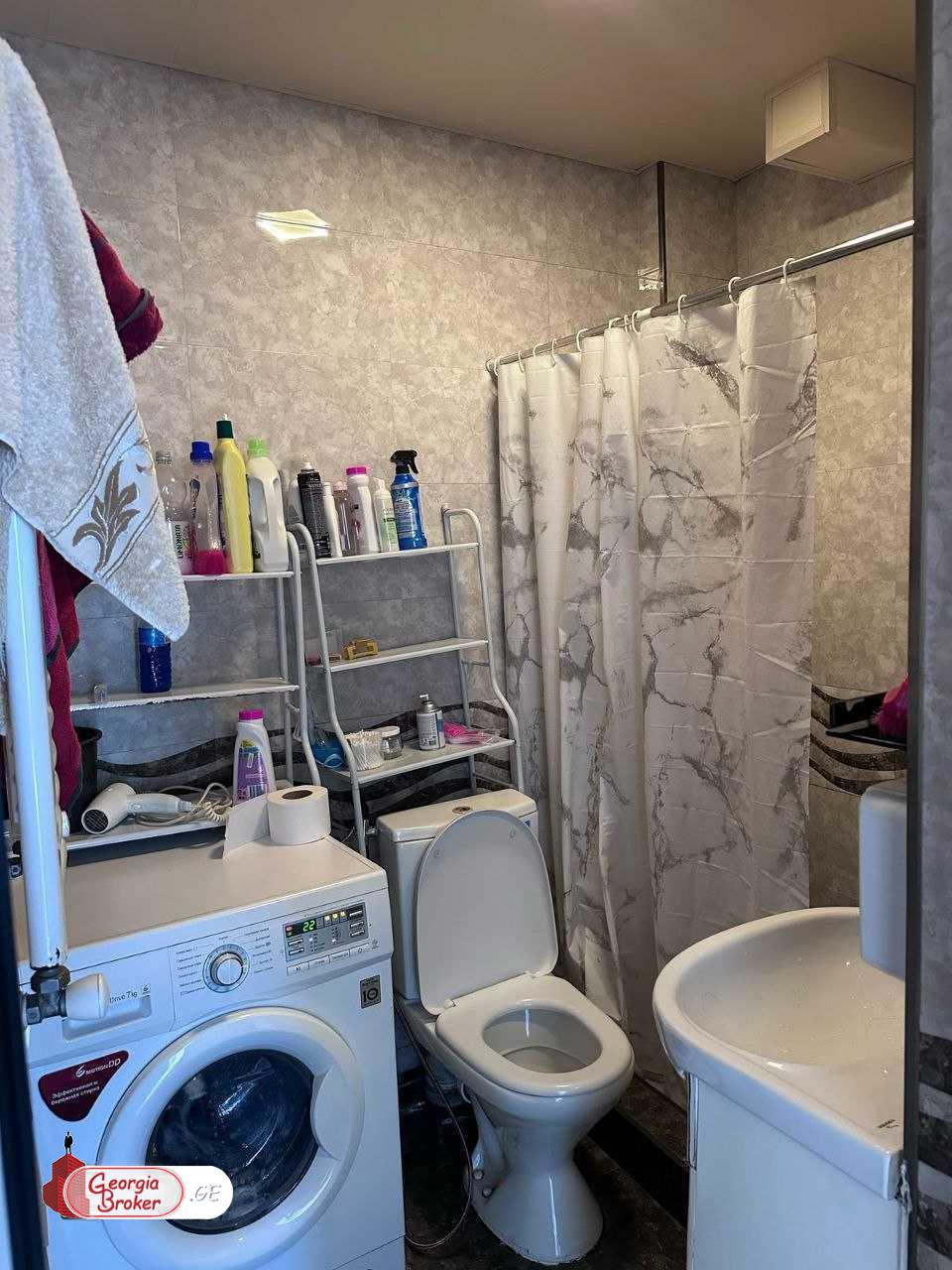 იყიდება ახალი გარემონტებული 3 ოთახიანი ბინა